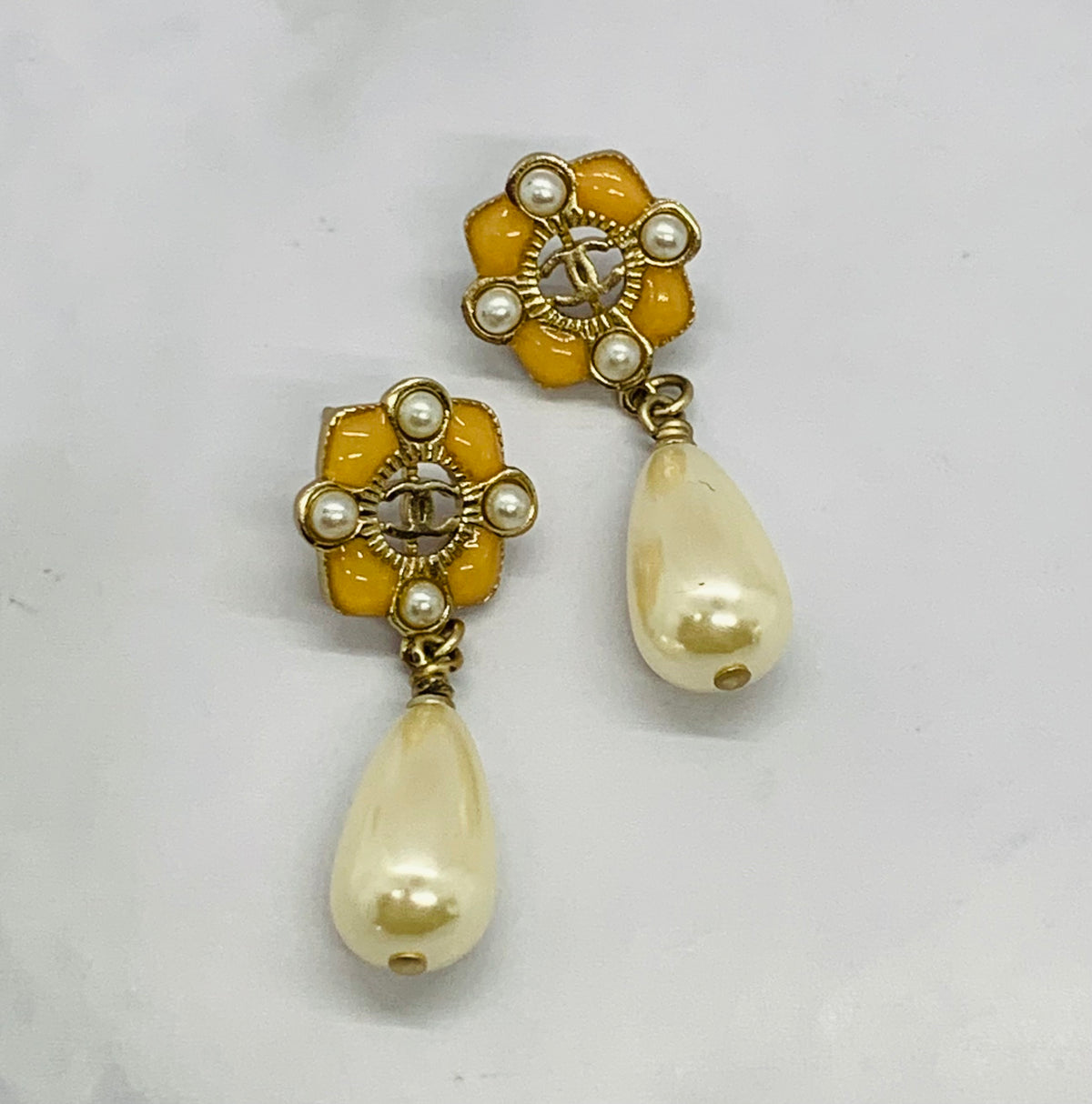 CHANEL CC Vintage 2016 Pendant Earrings - USED
