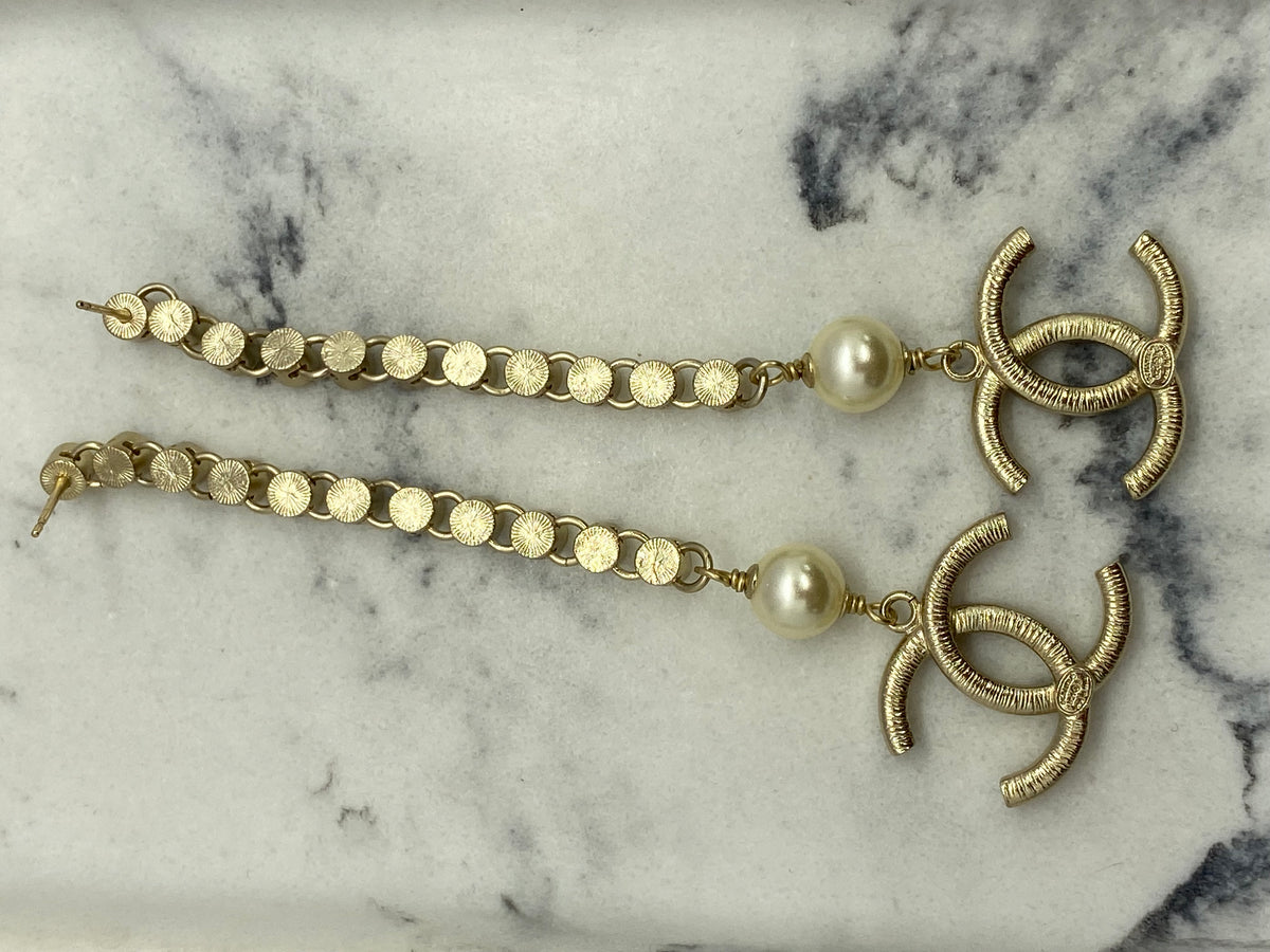 CHANEL CC Rhinestone Pendant Earrings - Pre owned