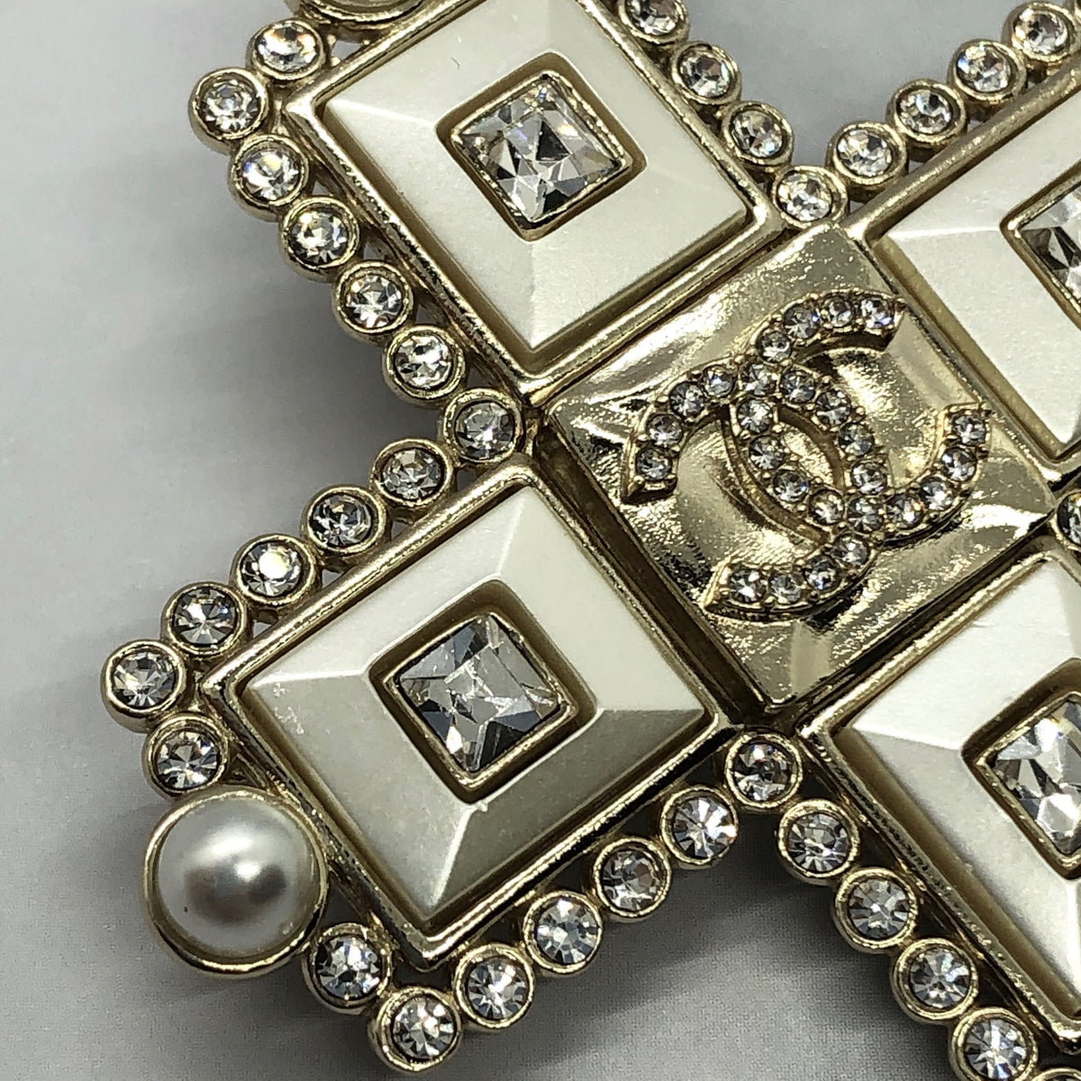 CHANEL CC Rhinestone Cross Brooch Pin - Pre owned
