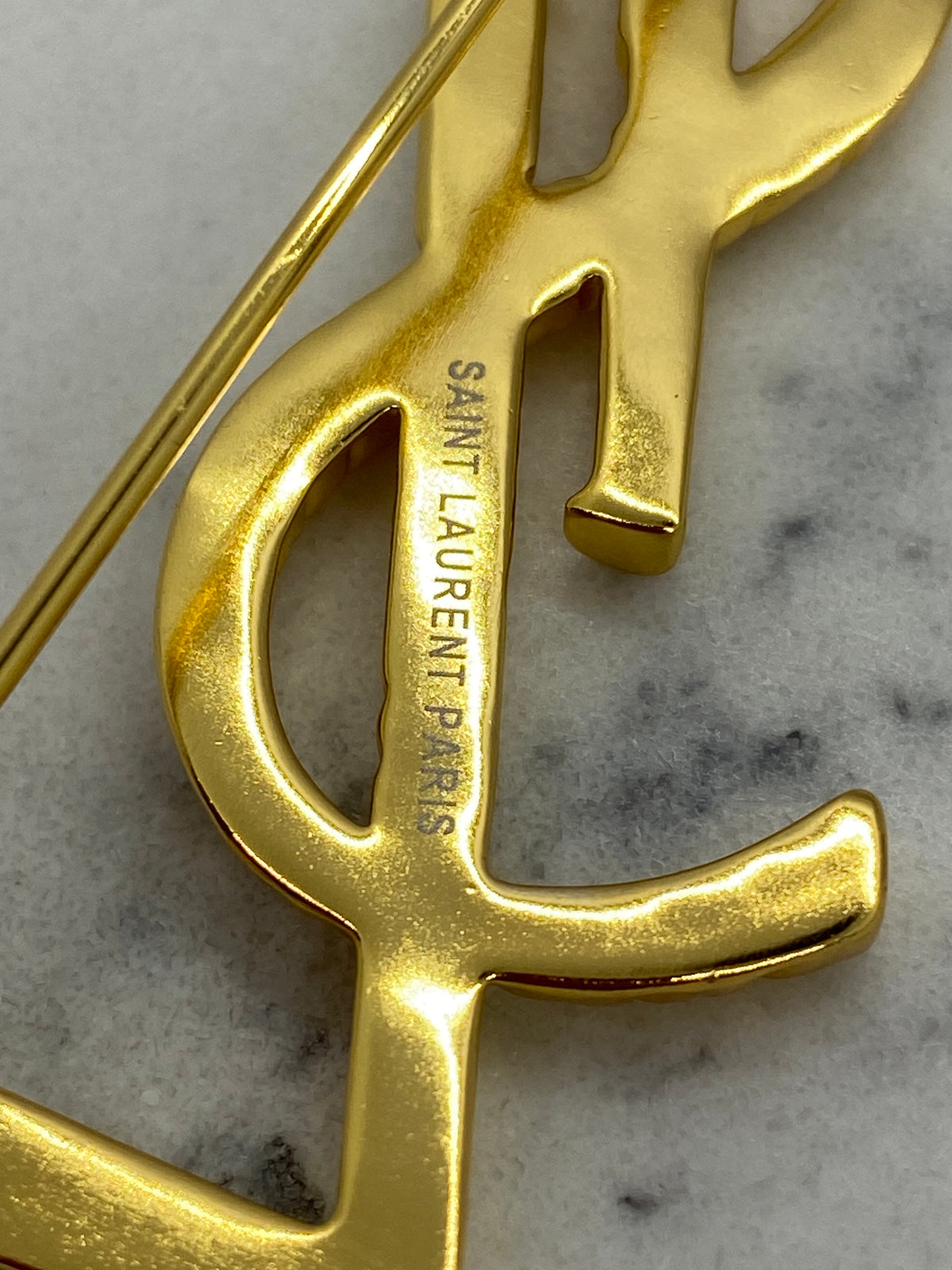 Auth YSL YVES SAINT LAURENT Gold Tone Brooch Pin - Pre owned