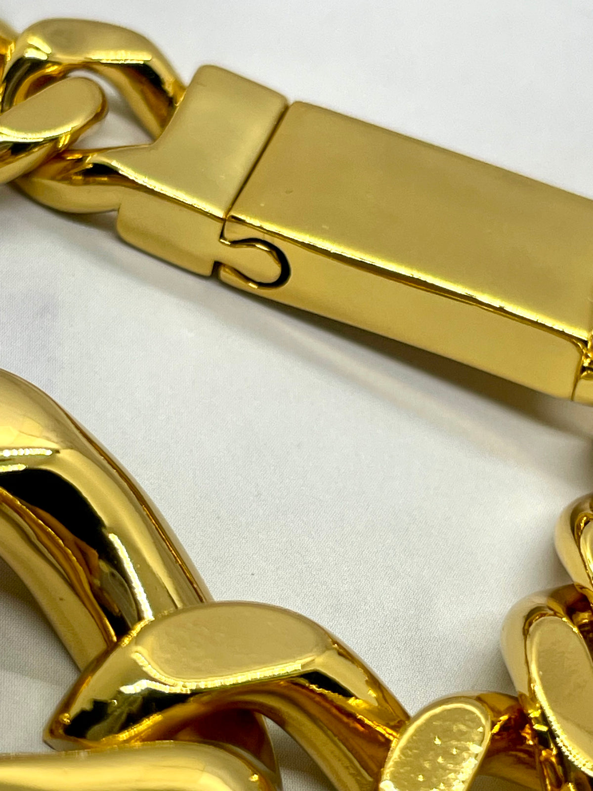 YSL YVES SAINT LAURENT Gold Tone Chain Bracelet - Pre owned