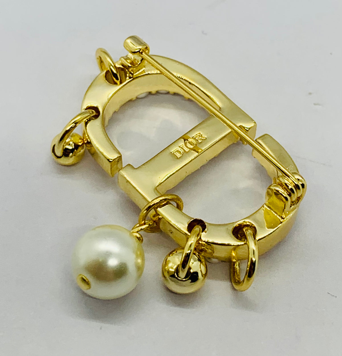 CHRISTIAN DIOR CD Pearl Trim Brooch Pin - Pre owned