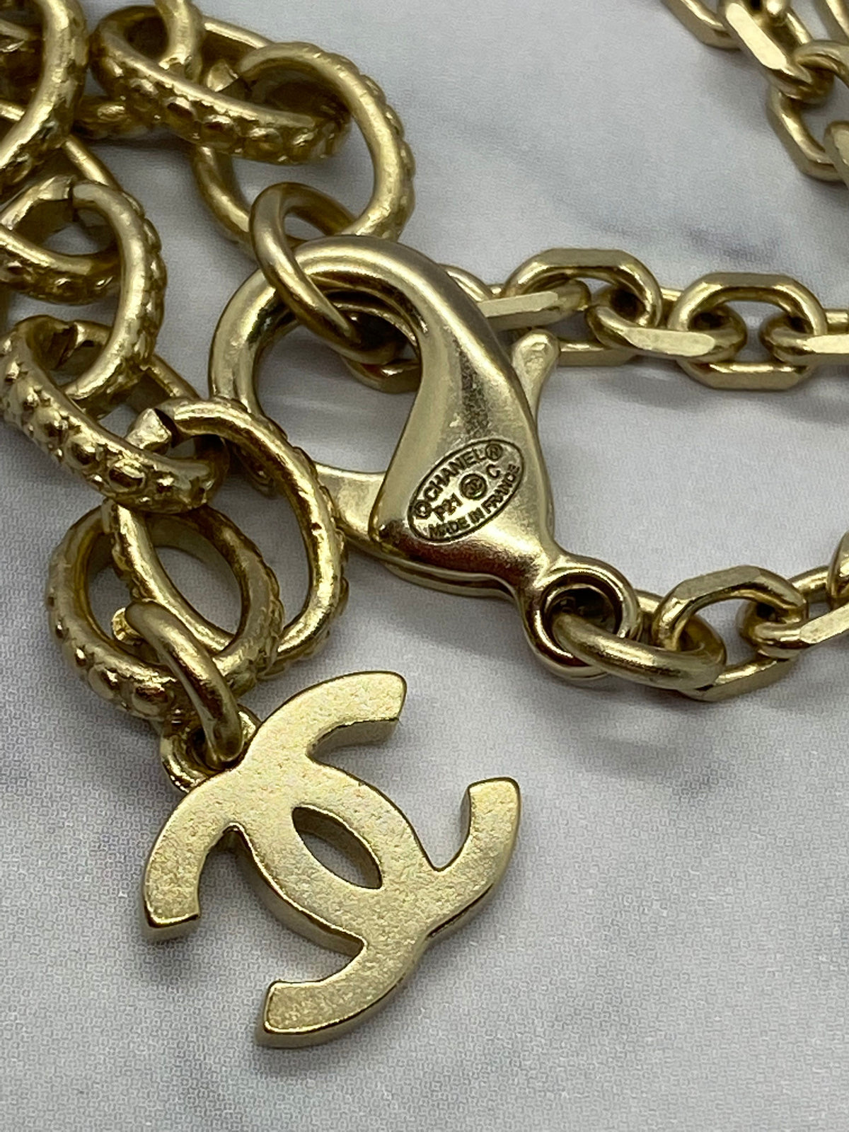 CHANEL CC Gold Tone Pendant Necklace - Pre owned