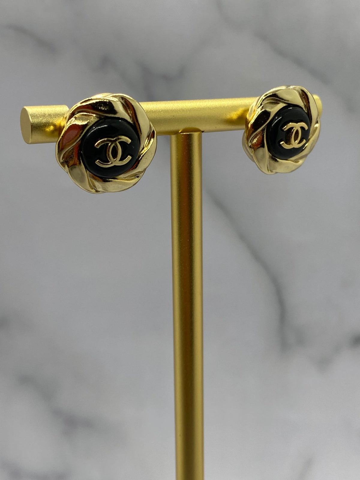 CHANEL CC Gold Tone Black Small Earrings - Pre owned