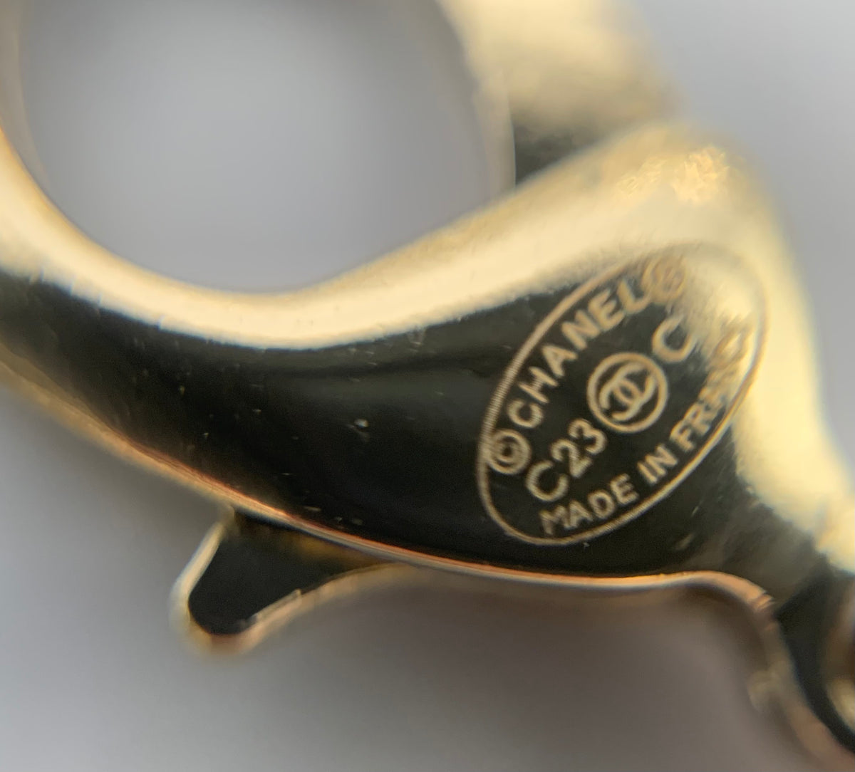 CHANEL CC 2023 Rhinestone Bracelet - USED