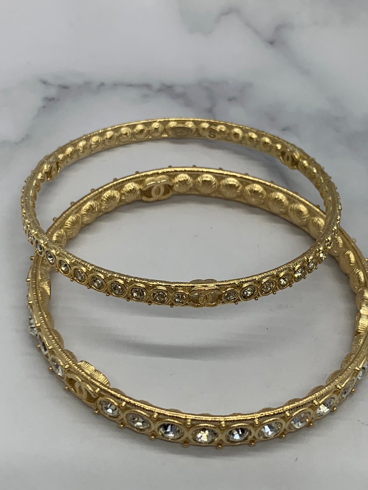 CHANEL CC Pair of Rhinestone Bangle Bracelets Set - Pre owned
