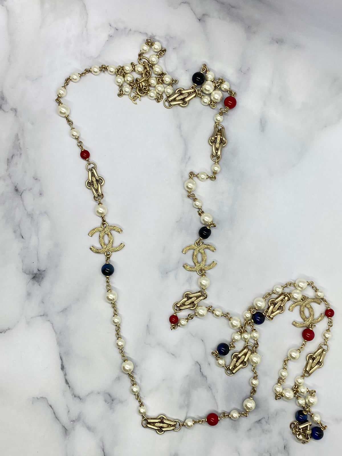 CHANEL CC 2017 Long Multi Layer Runway Necklace - Pre owned