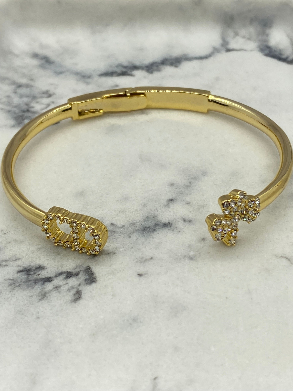 CHRISTIAN DIOR CD Clover Gold Tone Cuff Bracelet - Pre owned