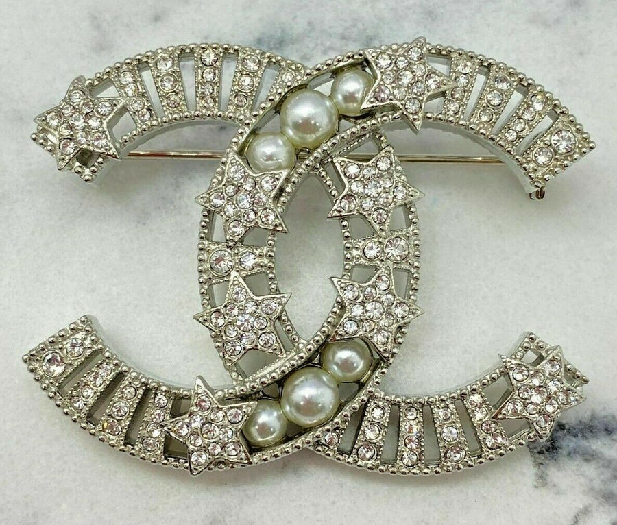 CHANEL CC Silver & Rhinestone Star Brooch Pin - Pre owned