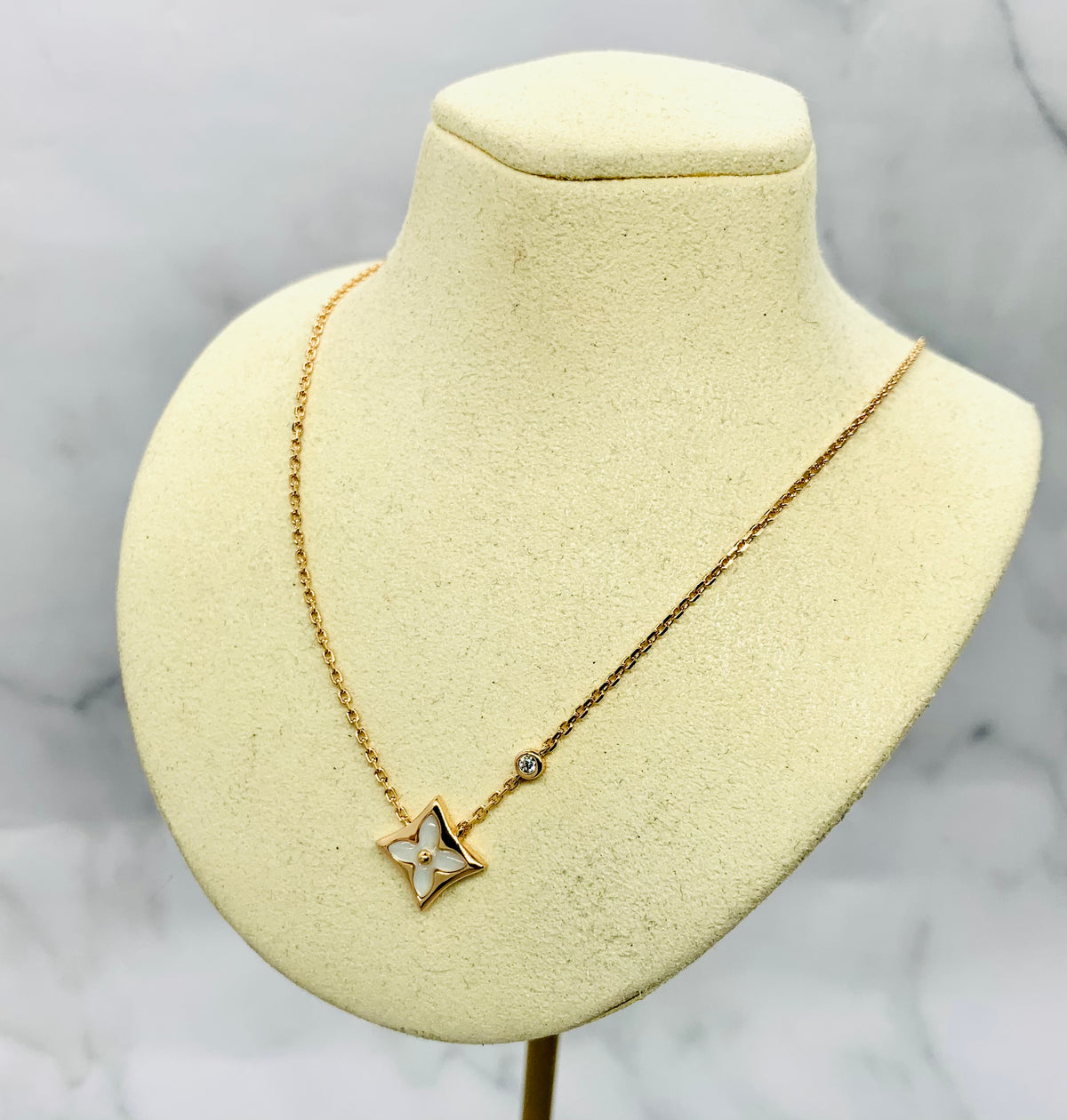 LouisVuitton Blossom Rose Gold Necklace - Pre owned