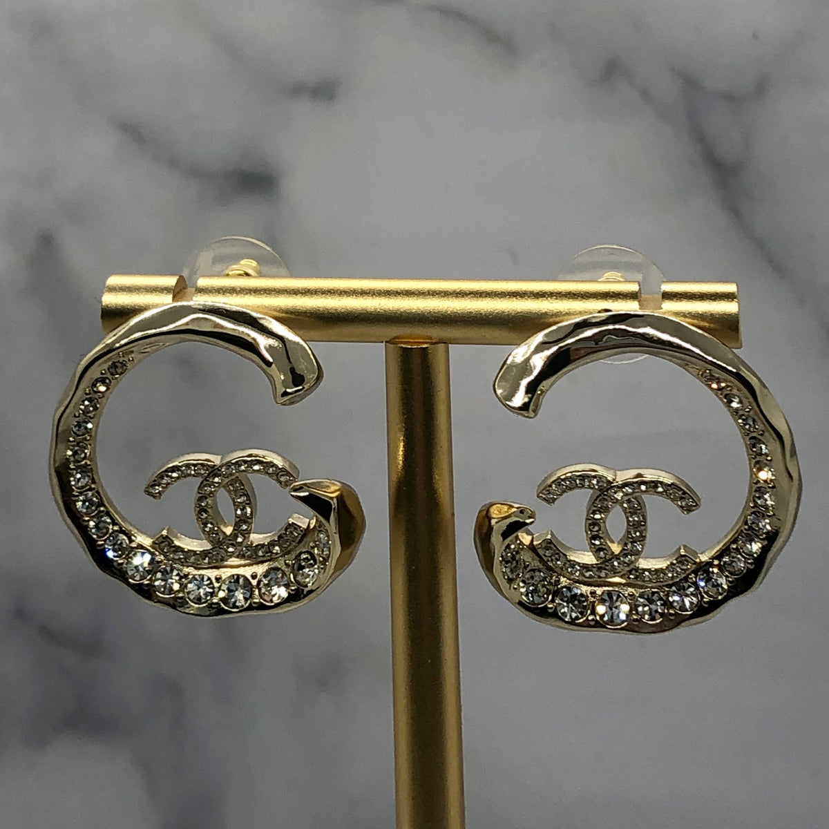 CHANEL CC Rhinestone Circle Earrings - Pre owned