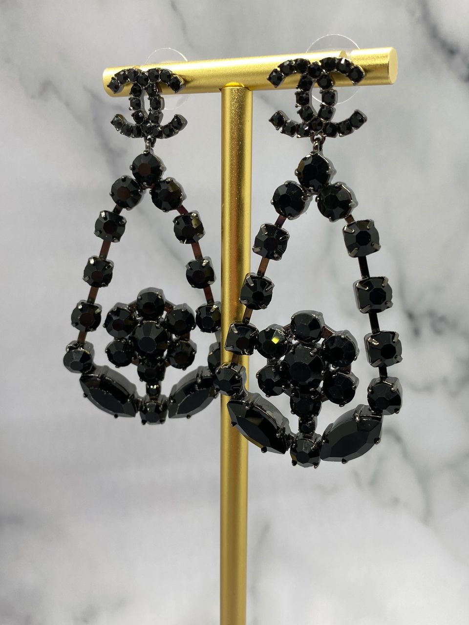 CHANEL CC Black Rhinestone Pendant Earrings - Pre owned / Z2591