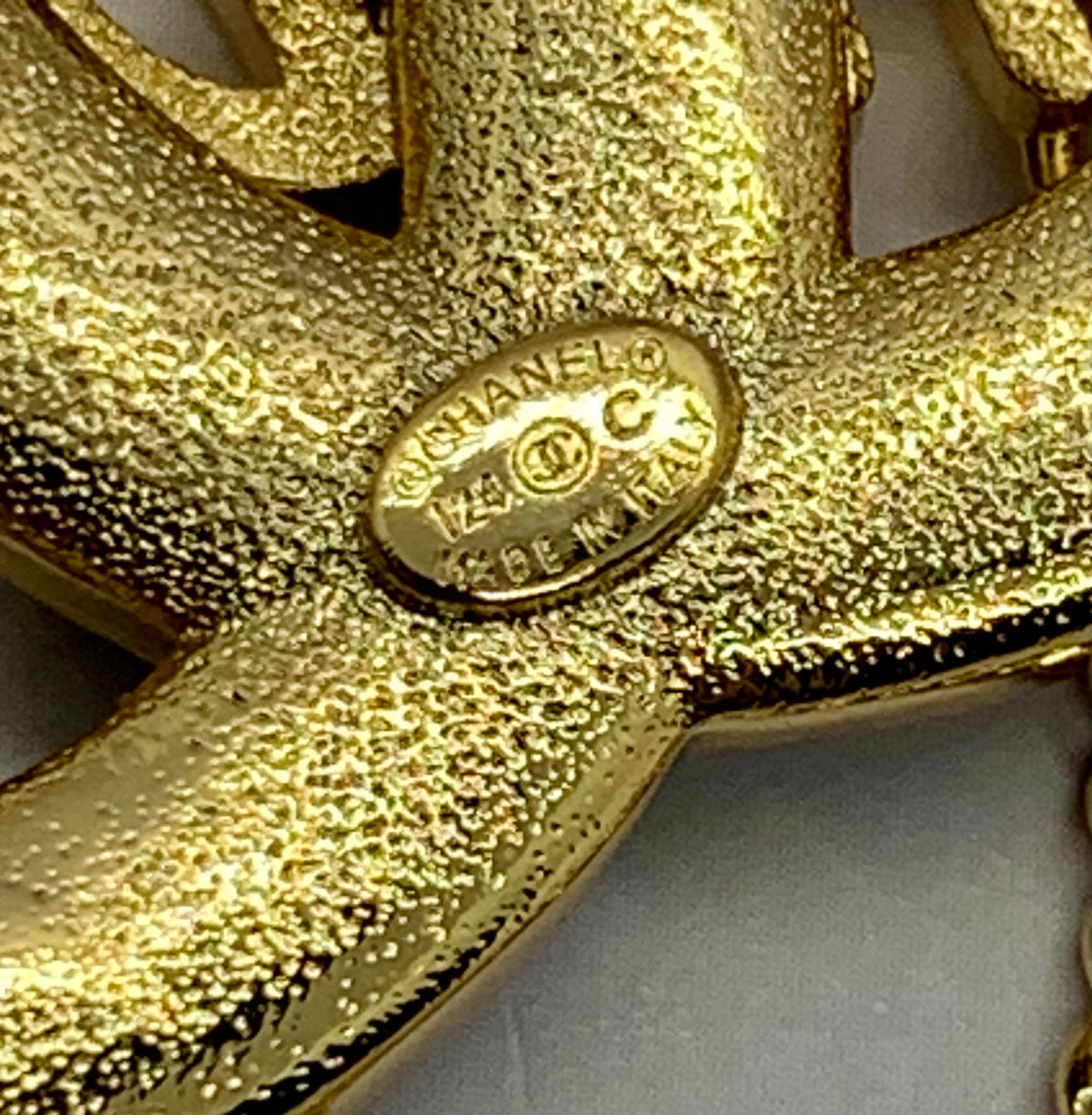 CHANEL CC Stars and Chain Brooch Pin - Pre owned