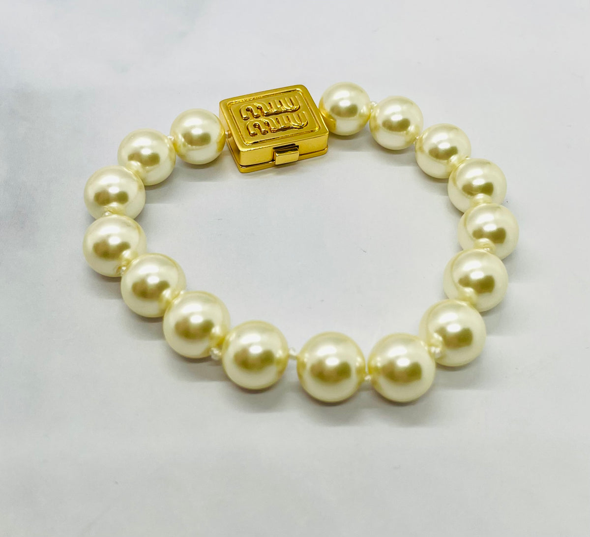 MIU MIU Pearl Monogram Bracelet - Pre owned