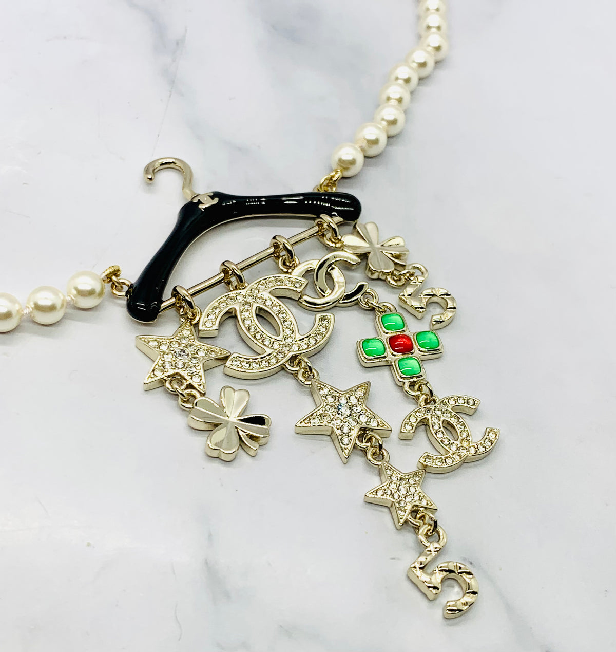 CHANEL CC Rare Hanger Pearl Necklace - Pre owned