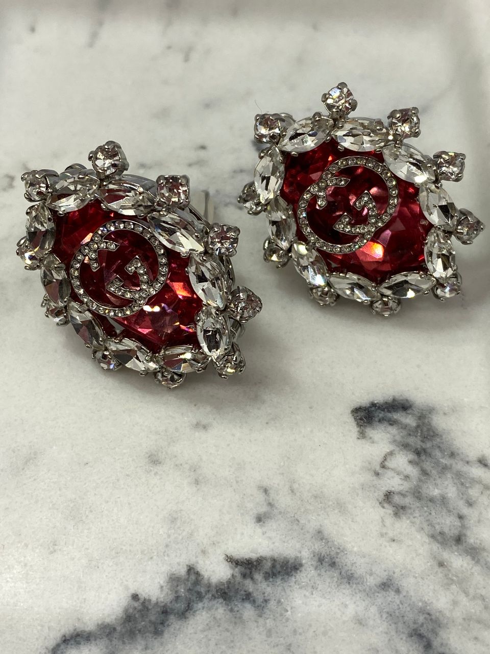GUCCI GG Rhinestone Ruby Clip On Runway Earrings - Pre owned