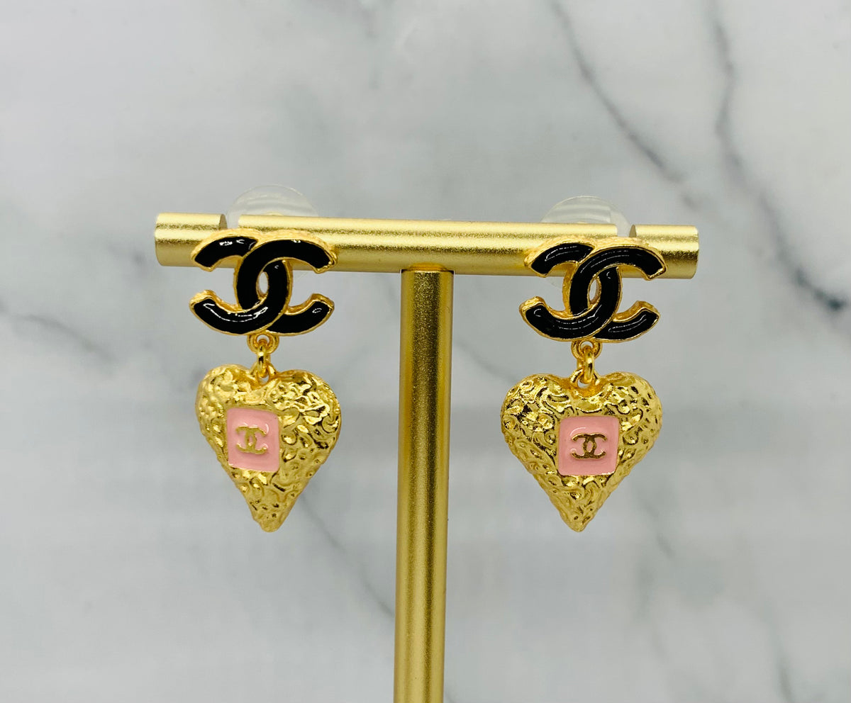 CHANEL CC Heart Pendant Earrings - Pre owned