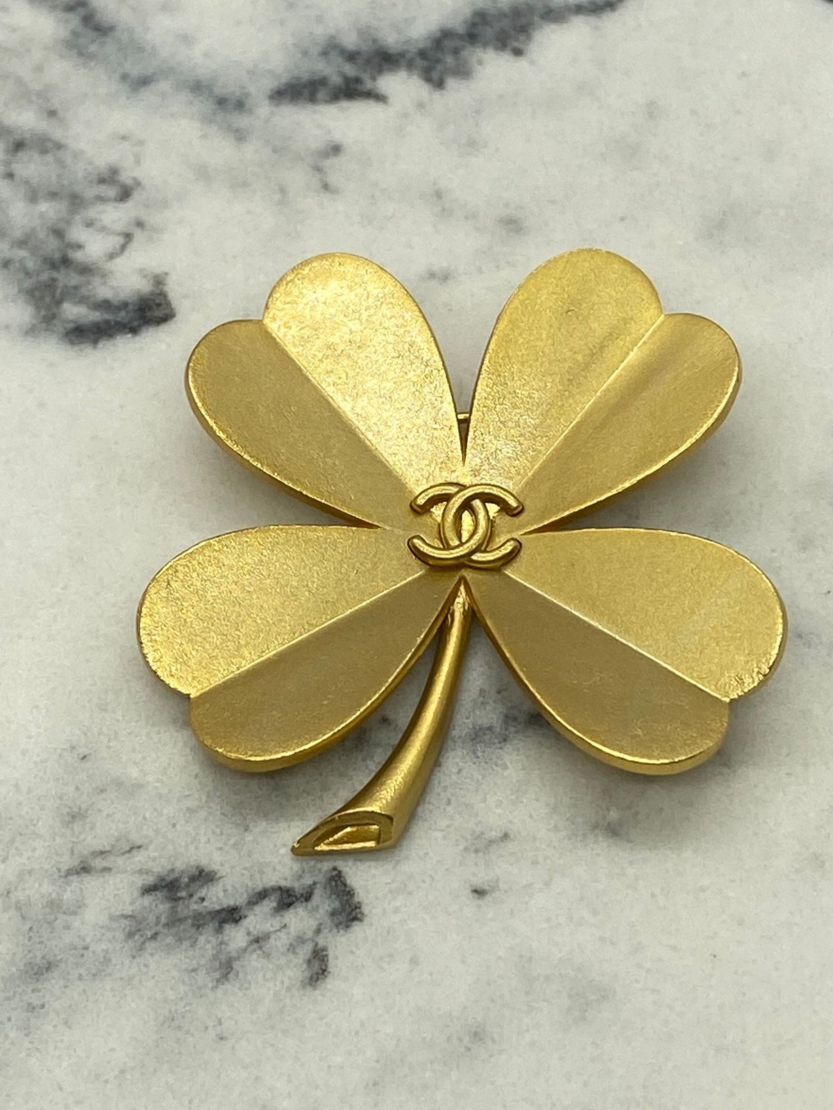 CHANEL CC Vintage Gold Tone Clover Brooch Pin - USED