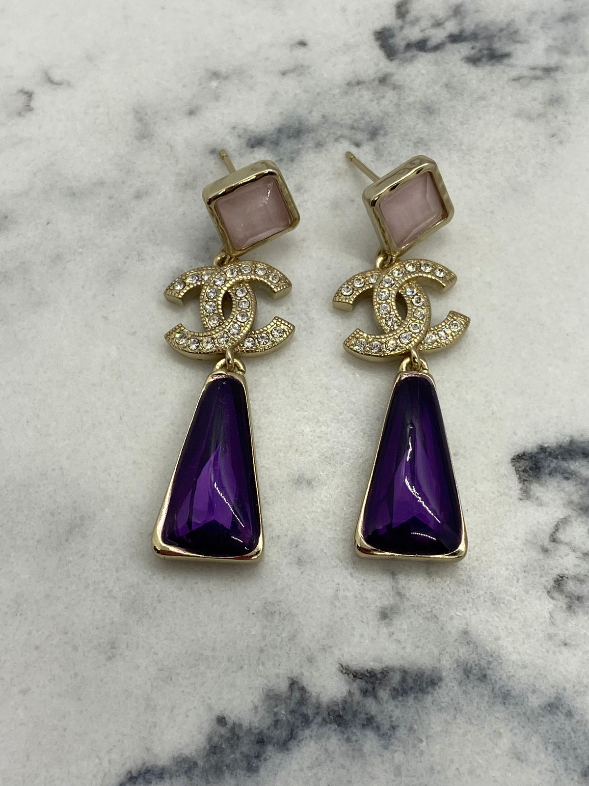 CHANEL CC Light Gold Purple Pendant Earrings - Pre owned