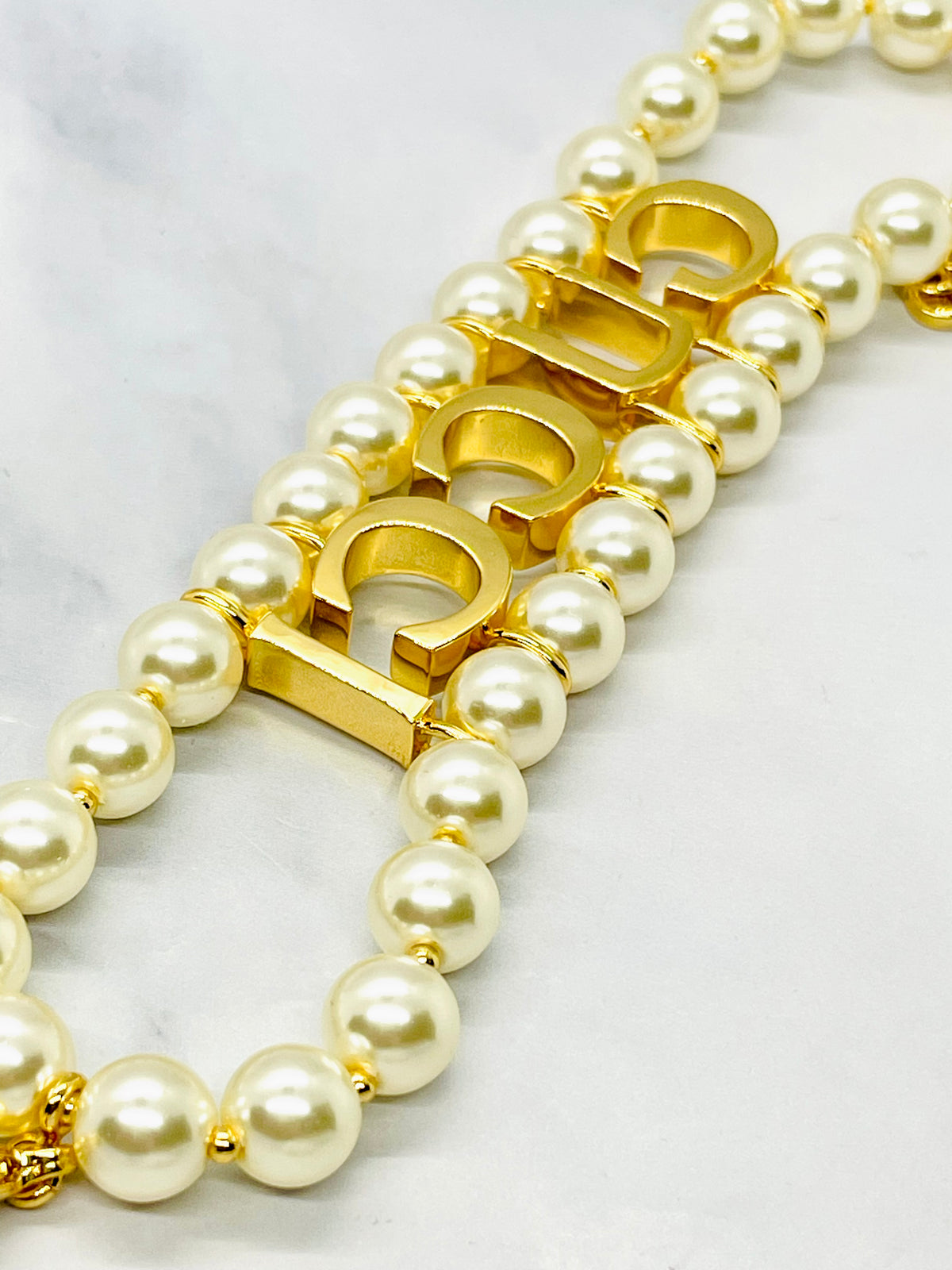 GUCCI Pearl Monogram Bracelet - Pre owned
