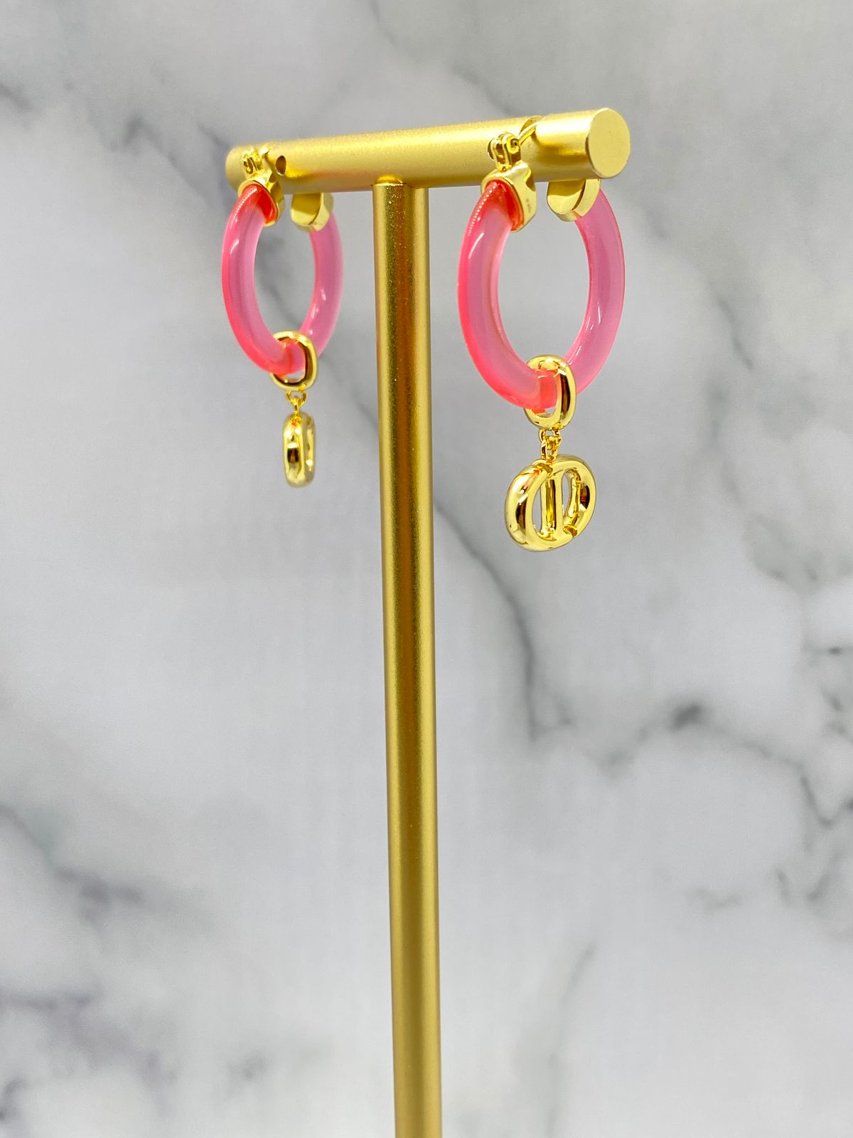CHRISTIAN DIOR CD Pink Plastic Hoop Earrings - Pre owned