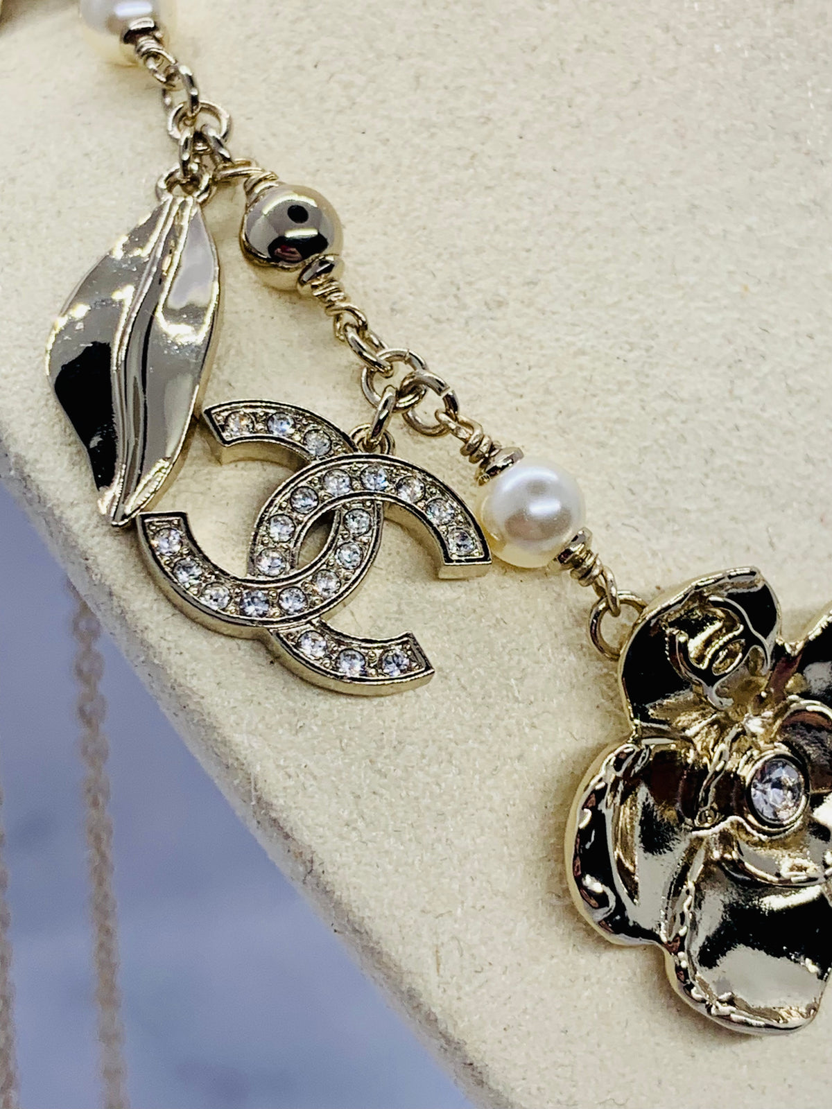 CHANEL CC Camelia Charm Necklace - Pre owned