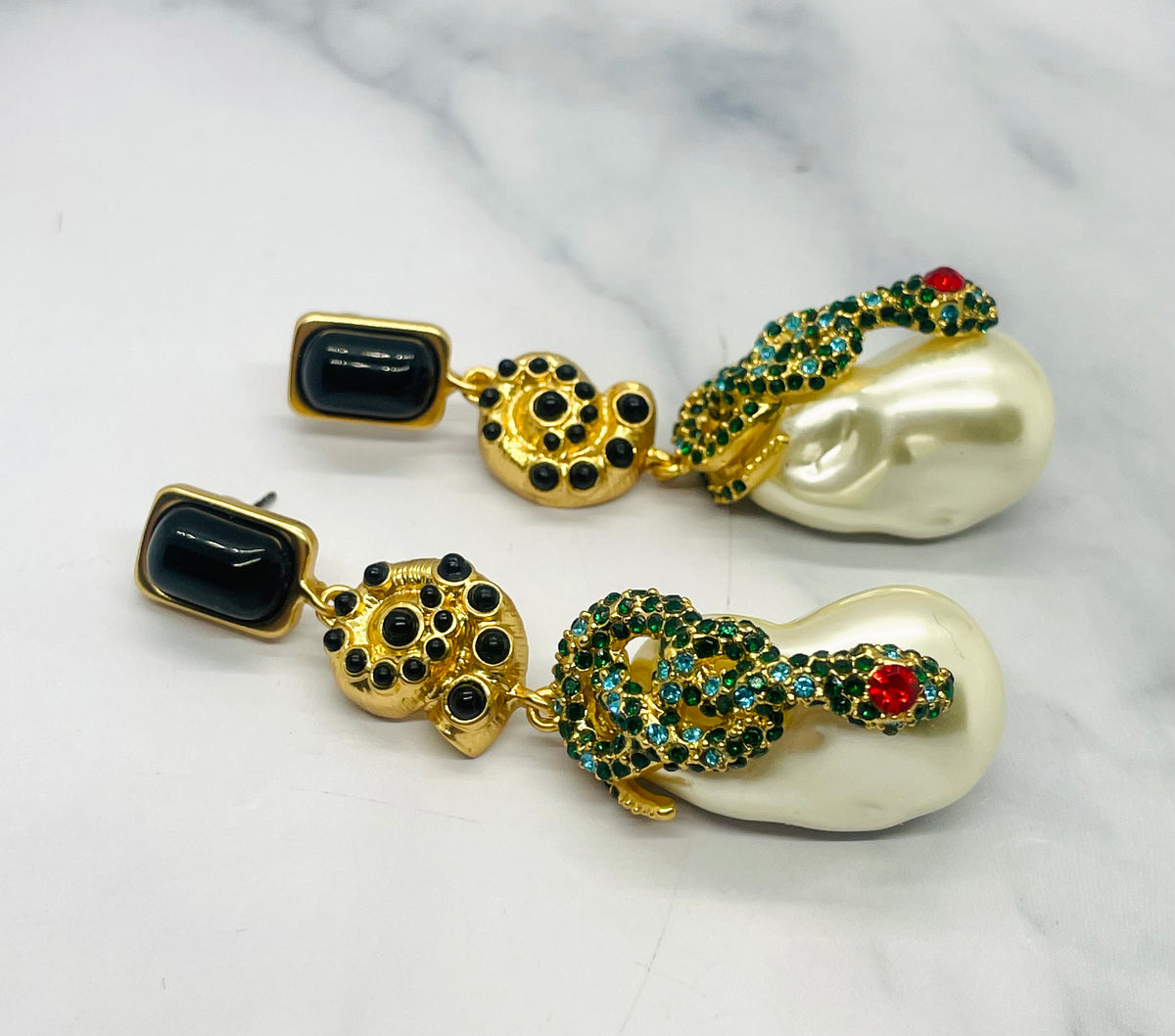 SCHIAPARELLI Water Pearl Rhinestone Pendant Earrings - Pre owned