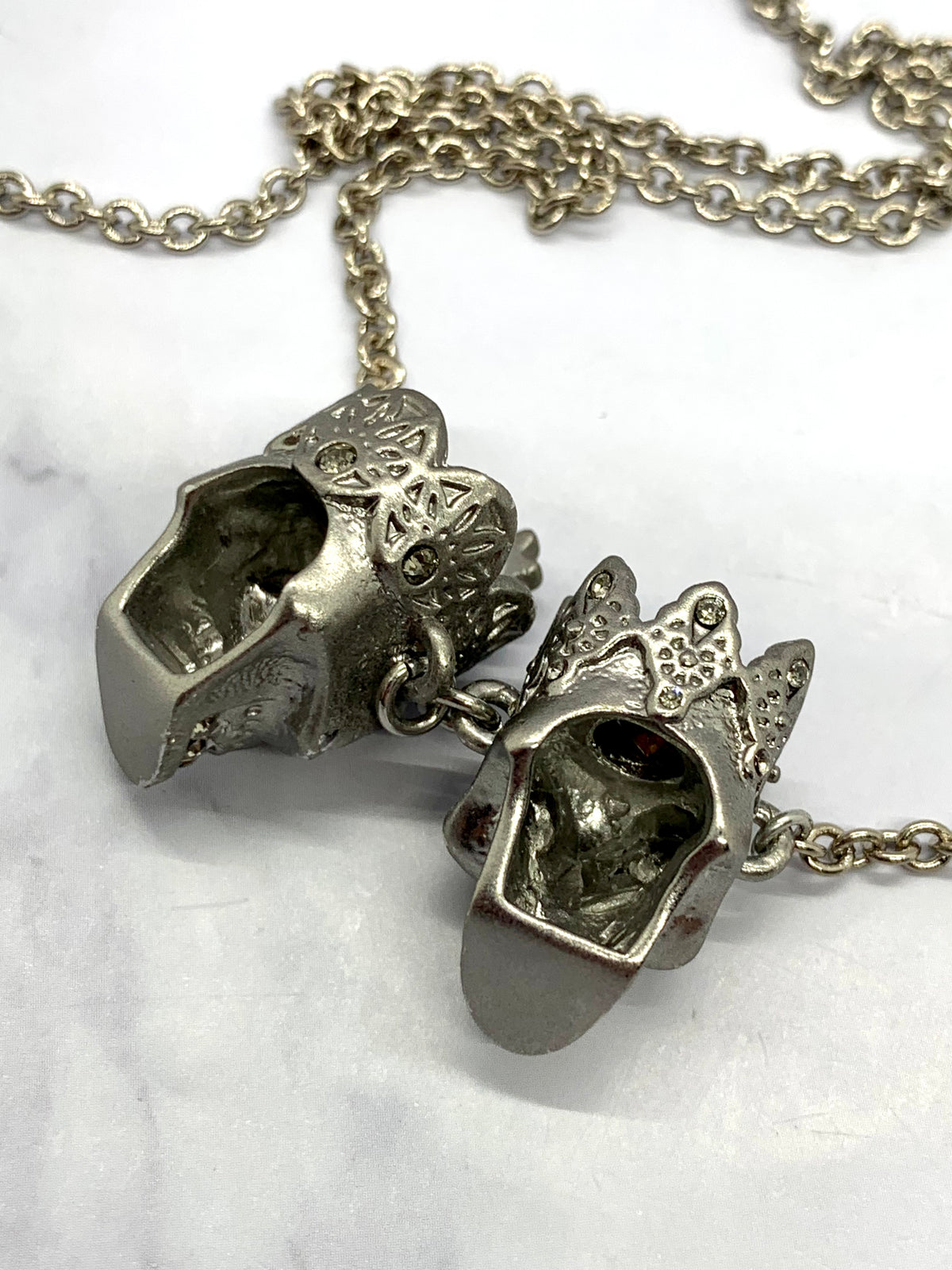 ALEXANDER MCQUEEN Skulls Pewter Necklace - Pre owned