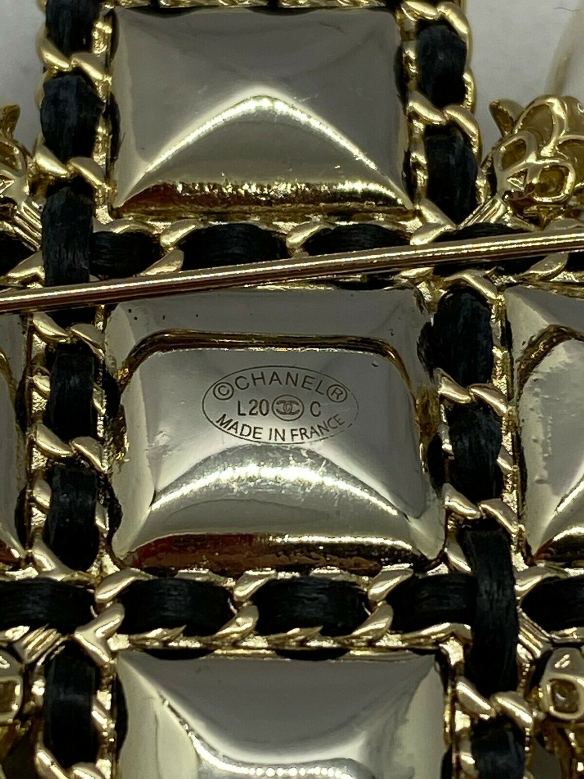 CHANEL CC Pearl Trim & Chain Brooch Pin - Pre owned