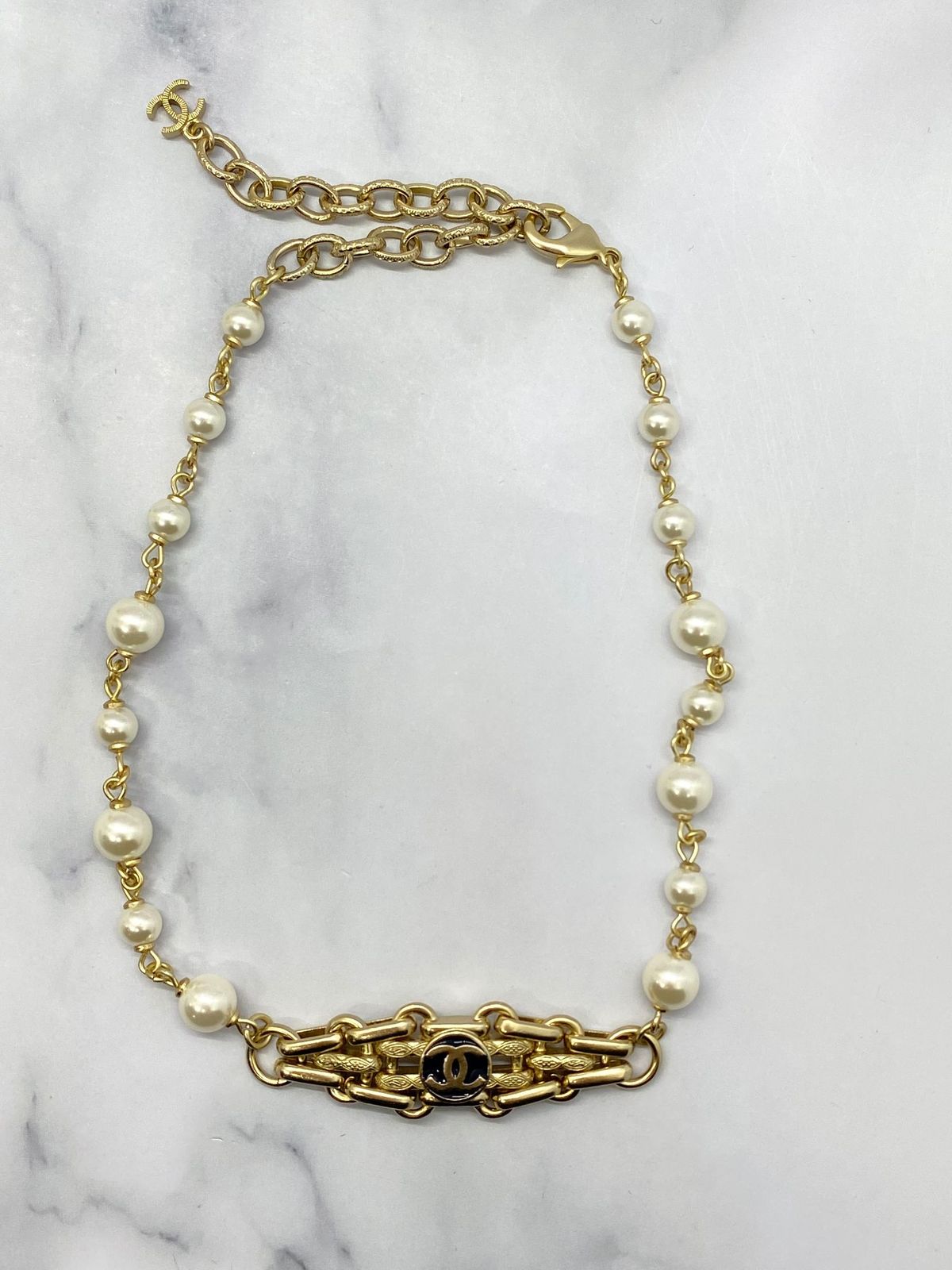 CHANEL CC 2017 Pearl Elaborate Necklace - USED