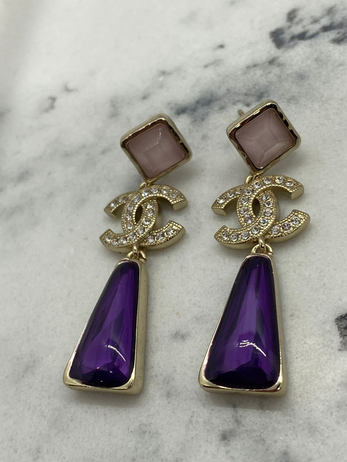 CHANEL CC Light Gold Purple Pendant Earrings - Pre owned