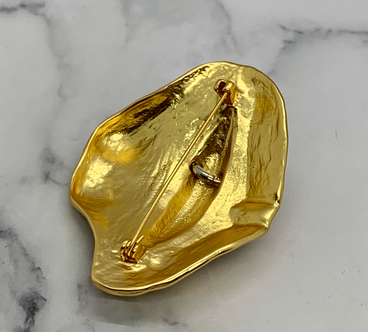 SCHIAPARELLI Statement Lip Ring Brooch Pin - Pre owned