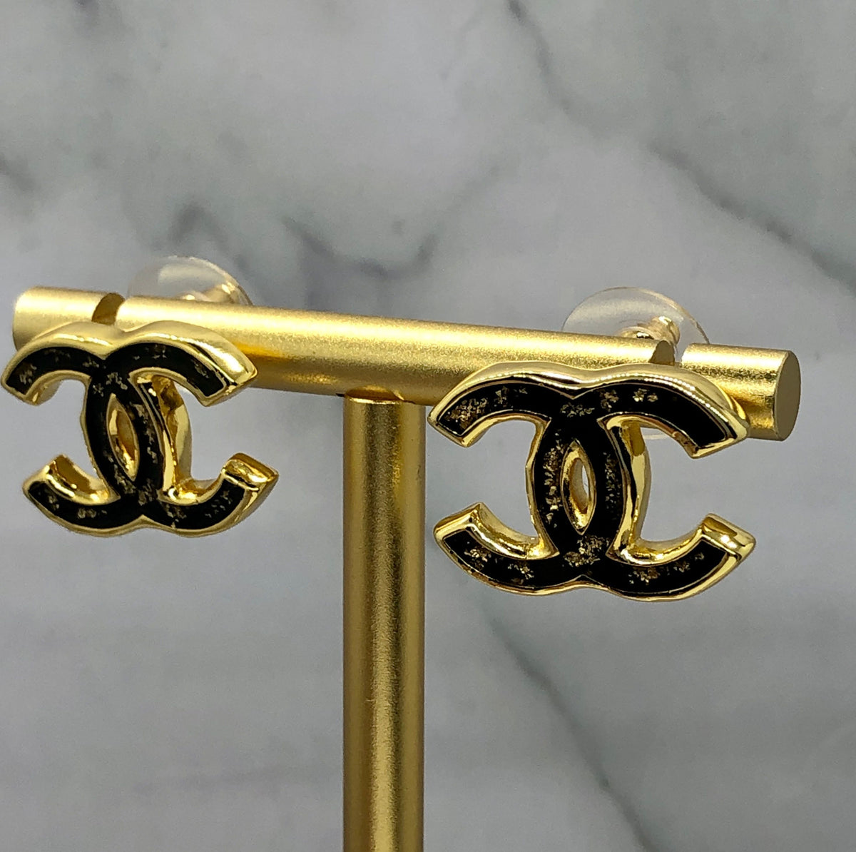 CHANEL CC Black Gold Flakes Earrings - Pre owned