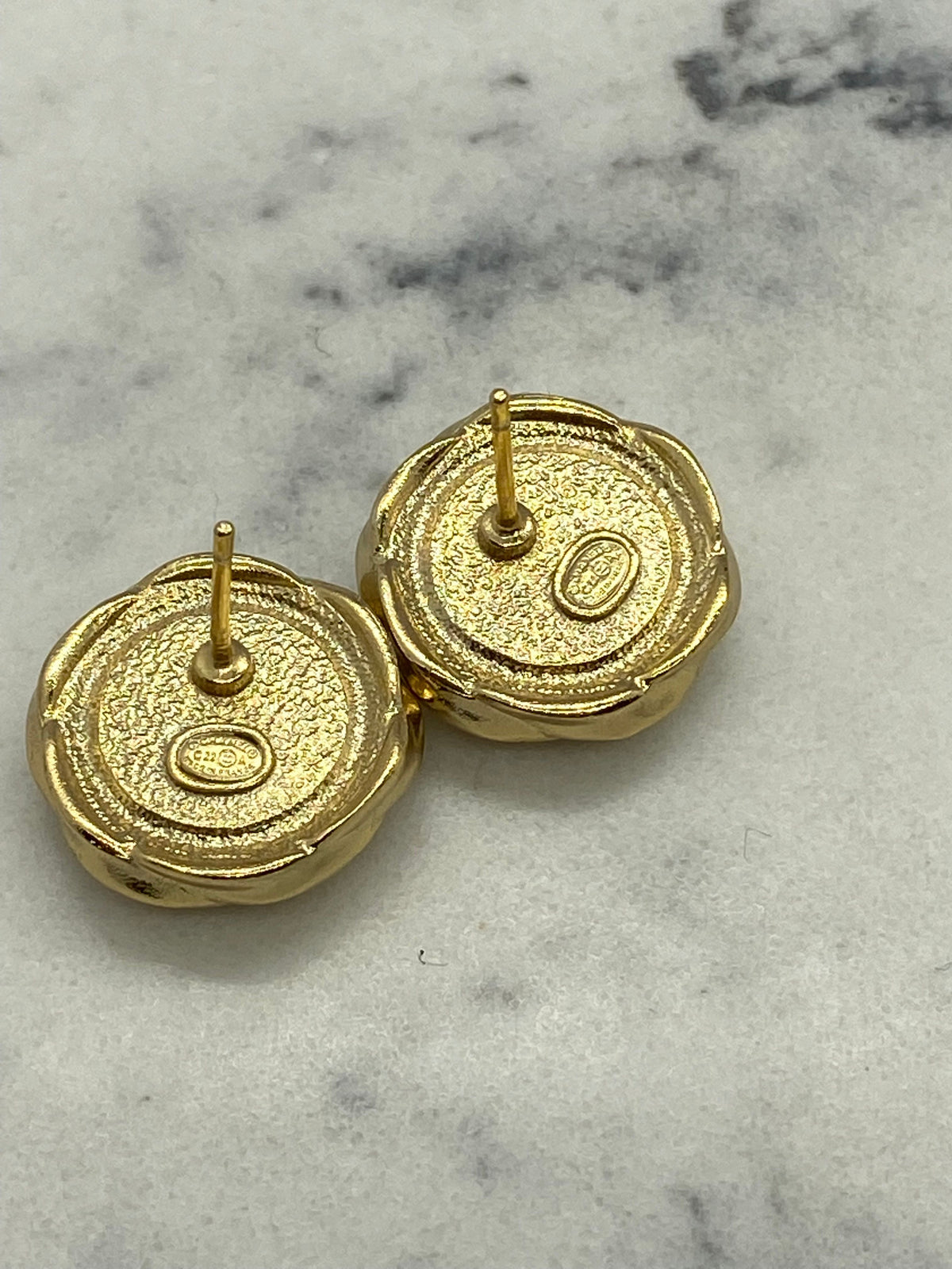 CHANEL CC Gold Tone Black Small Earrings - Pre owned