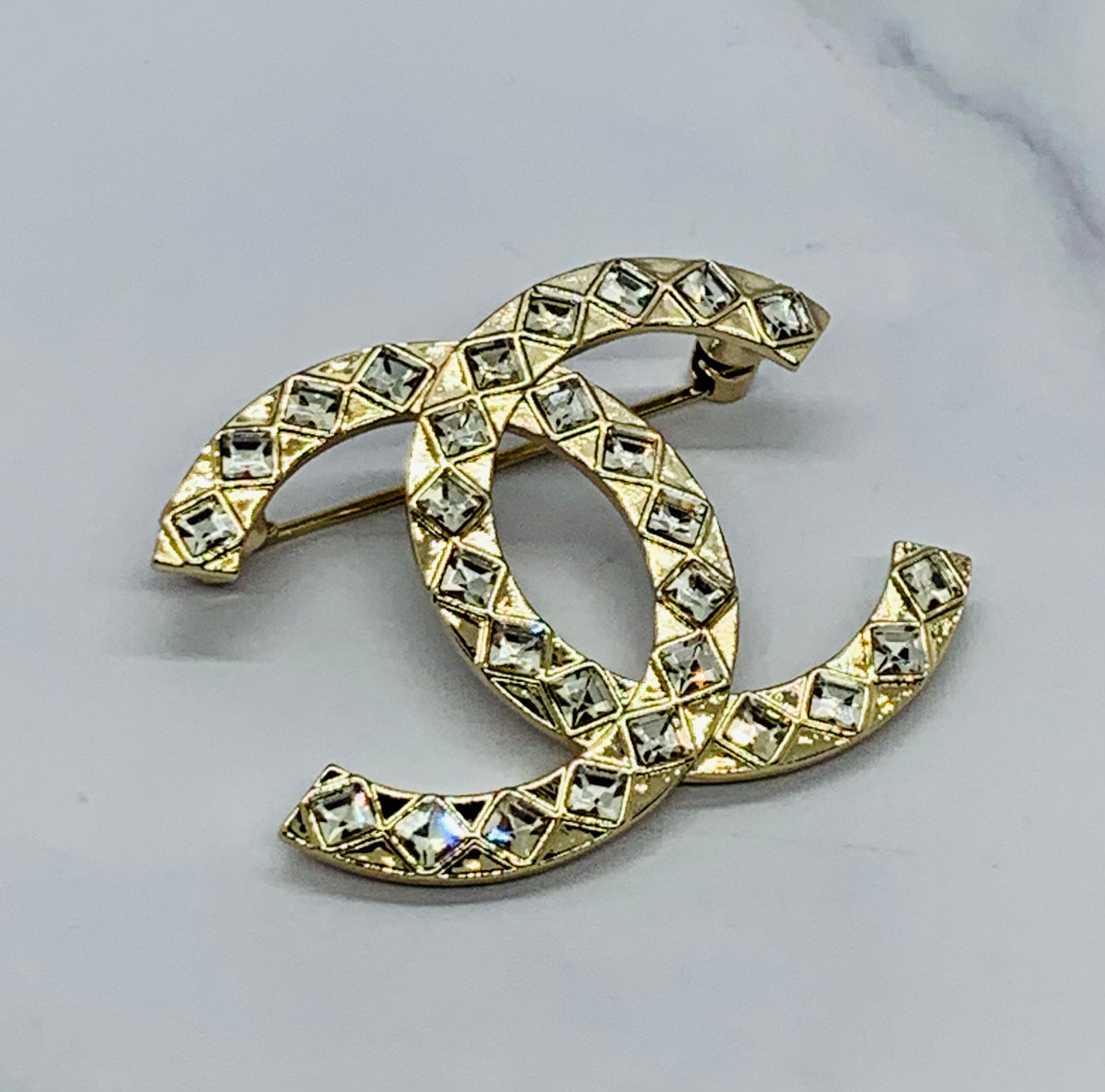 CHANEL CC Rhinestone Brooch Pin - Pre owned