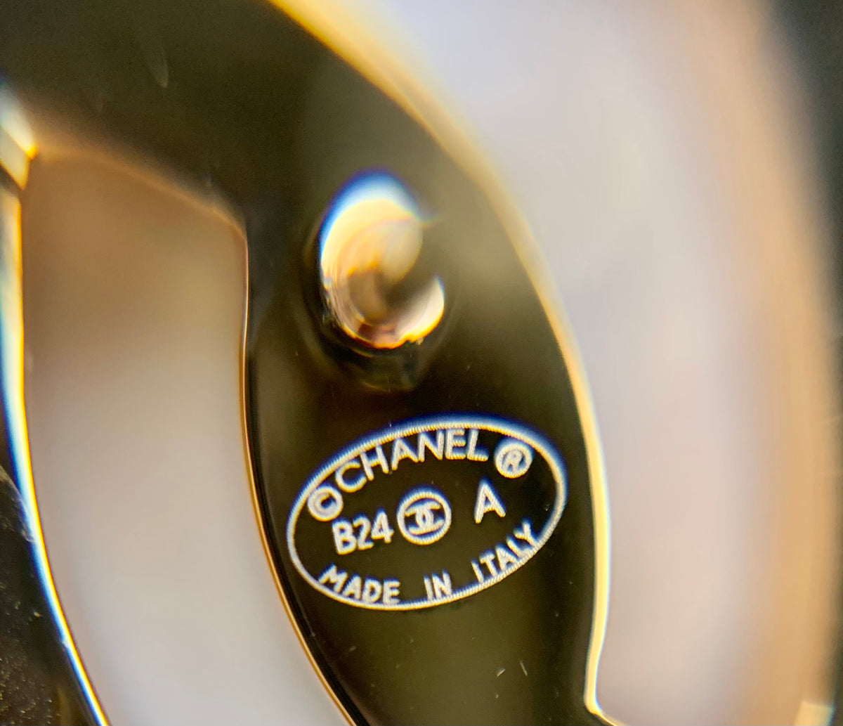 CHANEL CC Black Outline Earrings - Pre owned