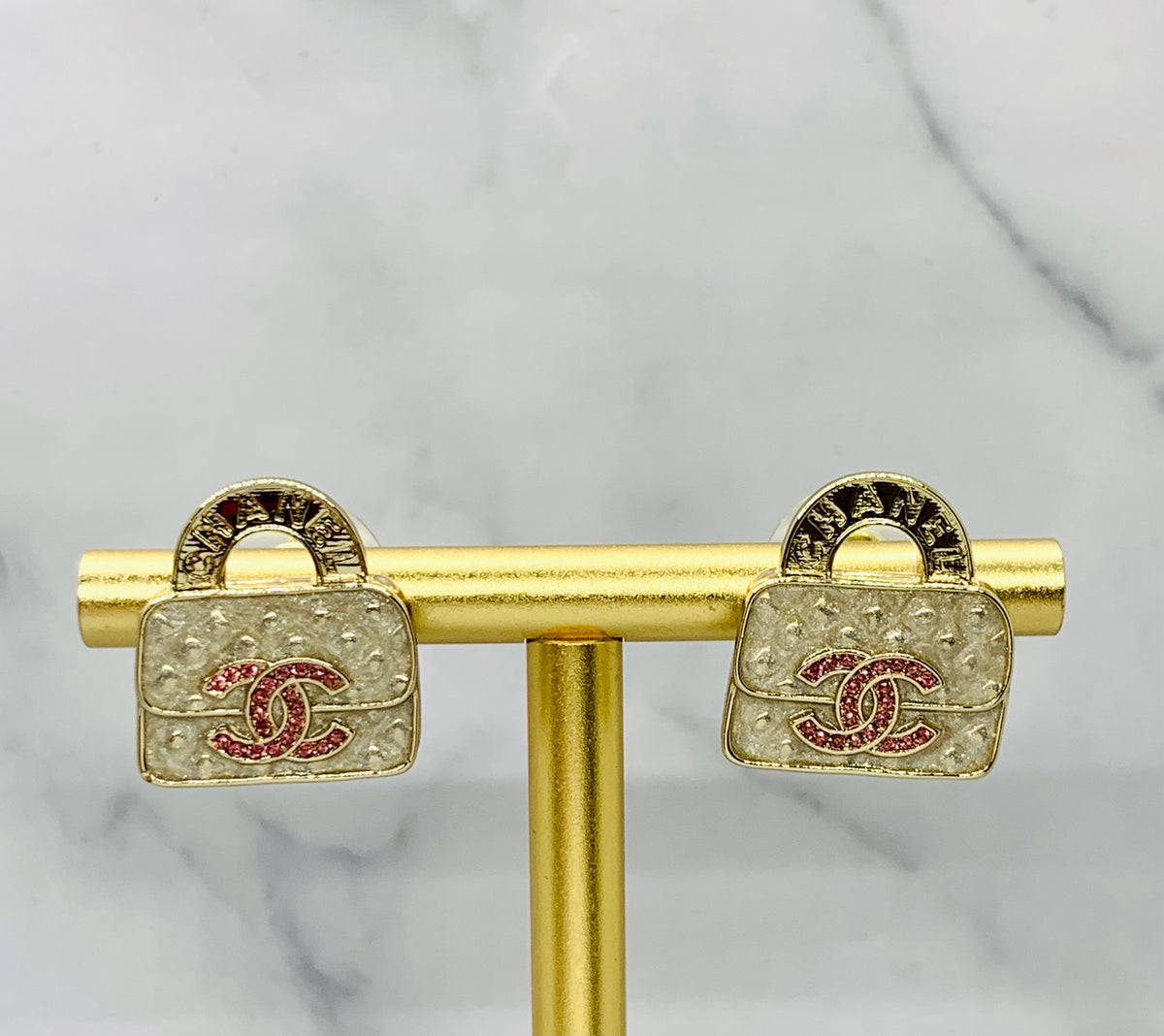 CHANEL CC White Enamel Bag Shaped Earrings - Pre owned