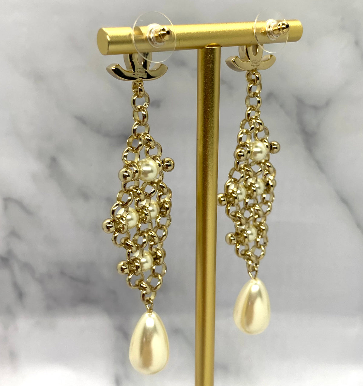 CHANEL CC Pendant Pearl Earrings - Pre owned