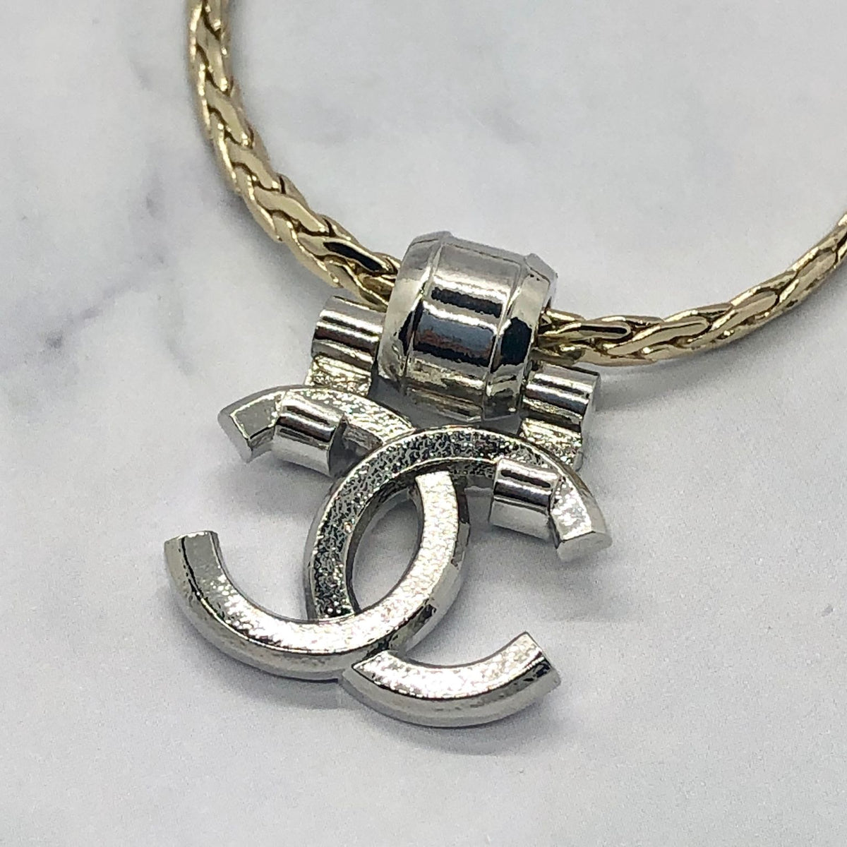 CHANEL CC Rhinestone Pendant Necklace - Pre owned