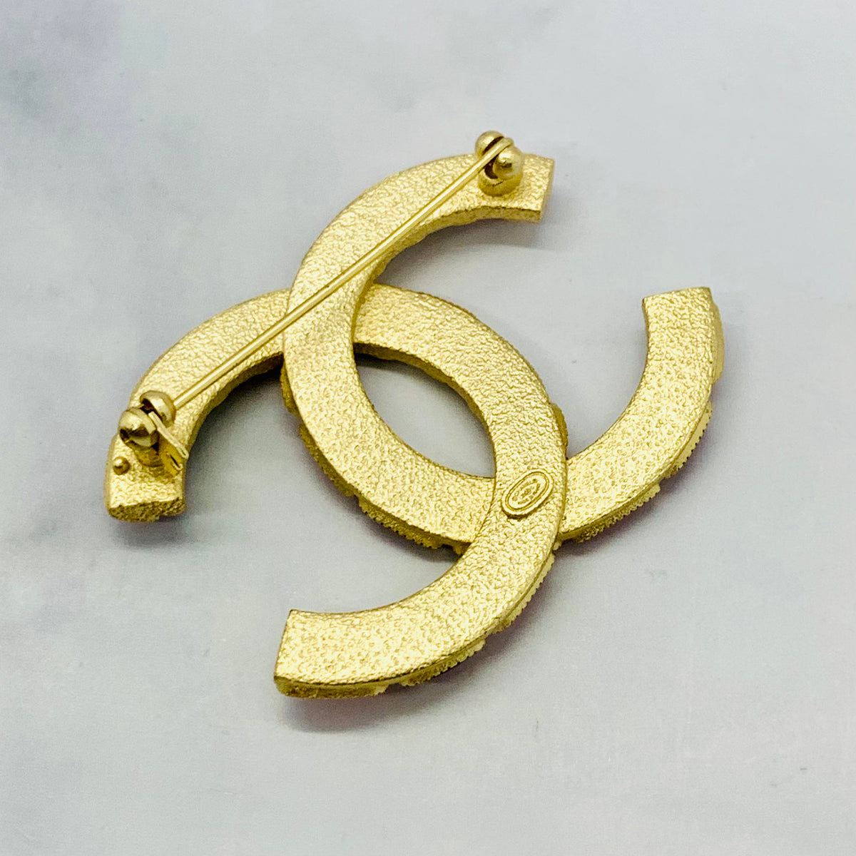 Chanel - Red & Pink CC Pin Brooch - Pre owned