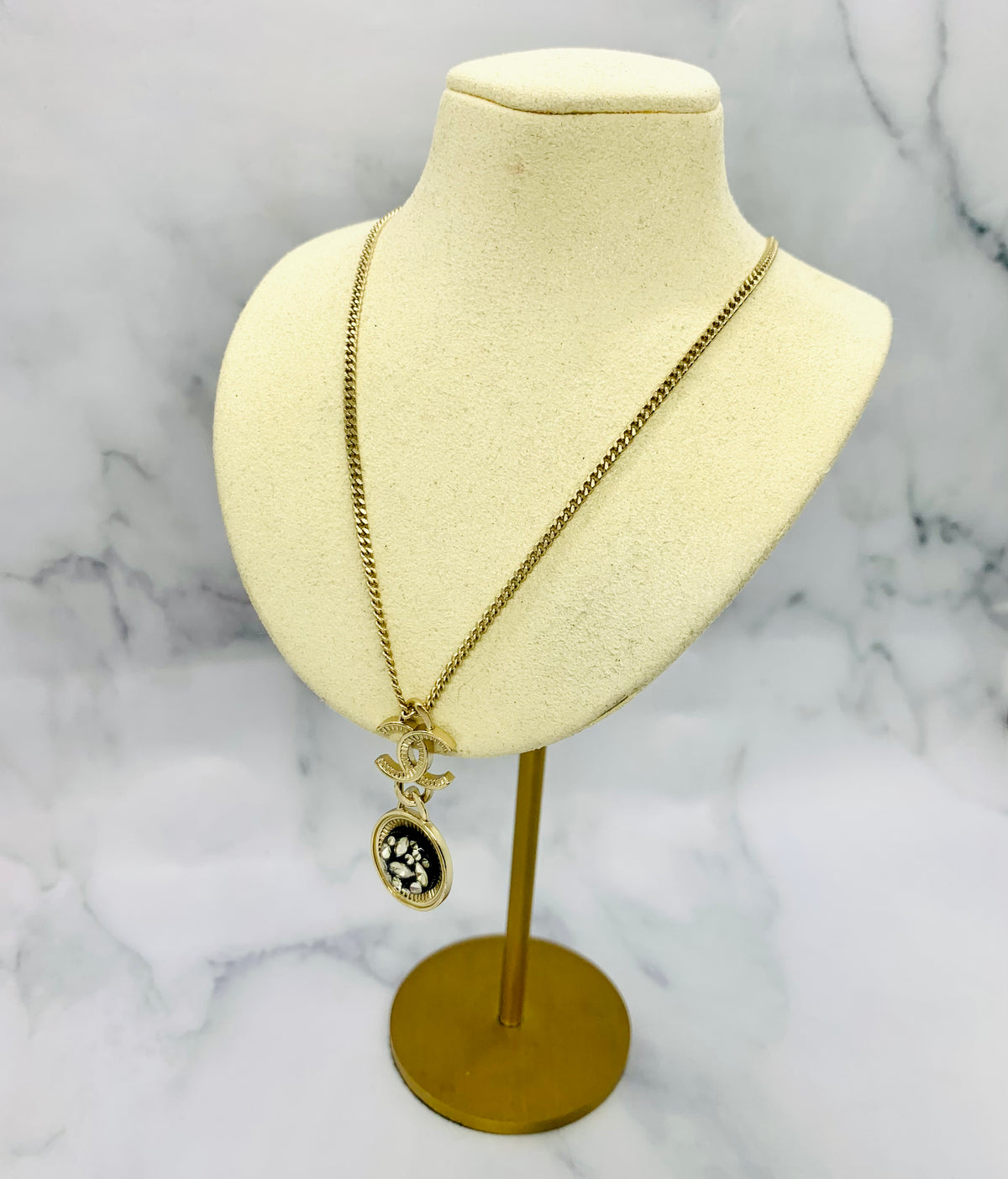 CHANEL CC Pendant Necklace - Pre owned