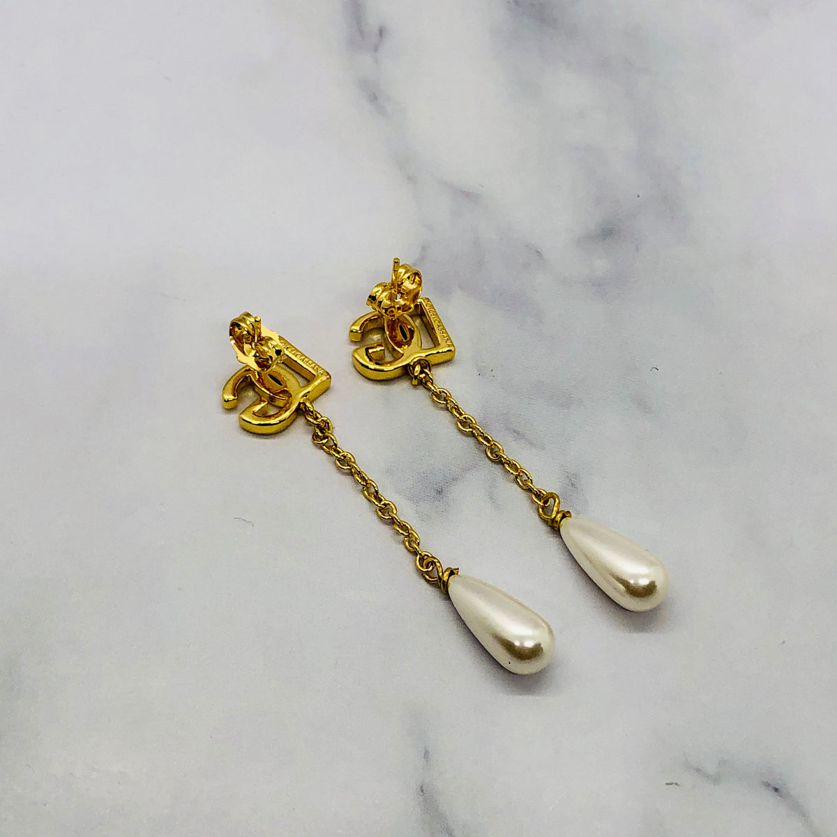Auth DOLCE & GABBANA D&G Pearl Pendant Earrings - Pre owned