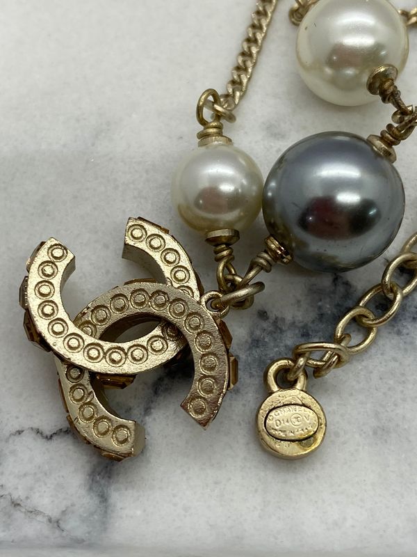 CHANEL Pearl Rhinestone Bracelet - USED