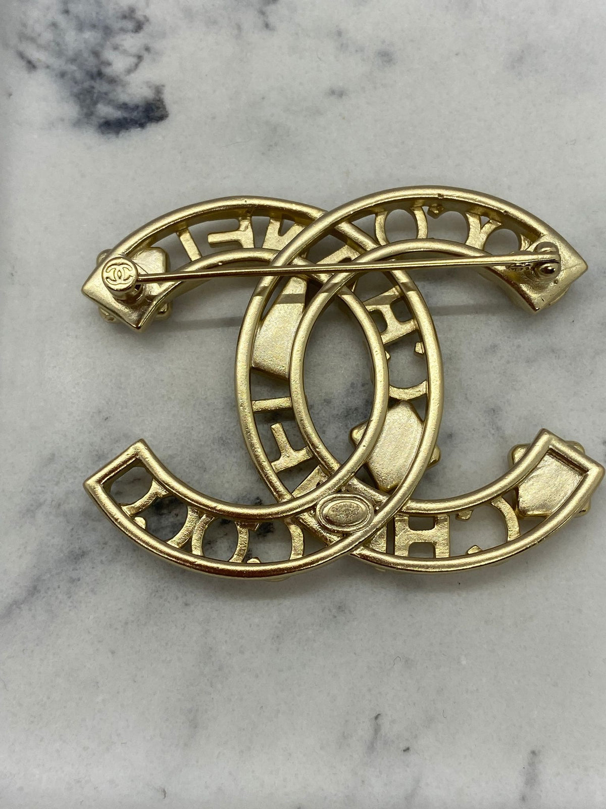 CHANEL CC Pastel Light Gold Brooch Pin - Pre owned