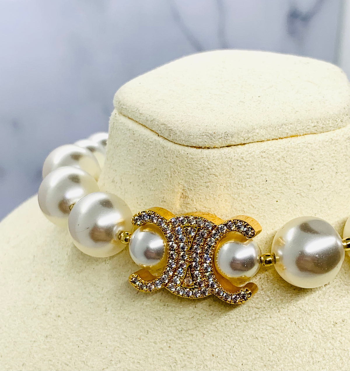 CELINE Monogram Pearl Choker Necklace - Pre owned