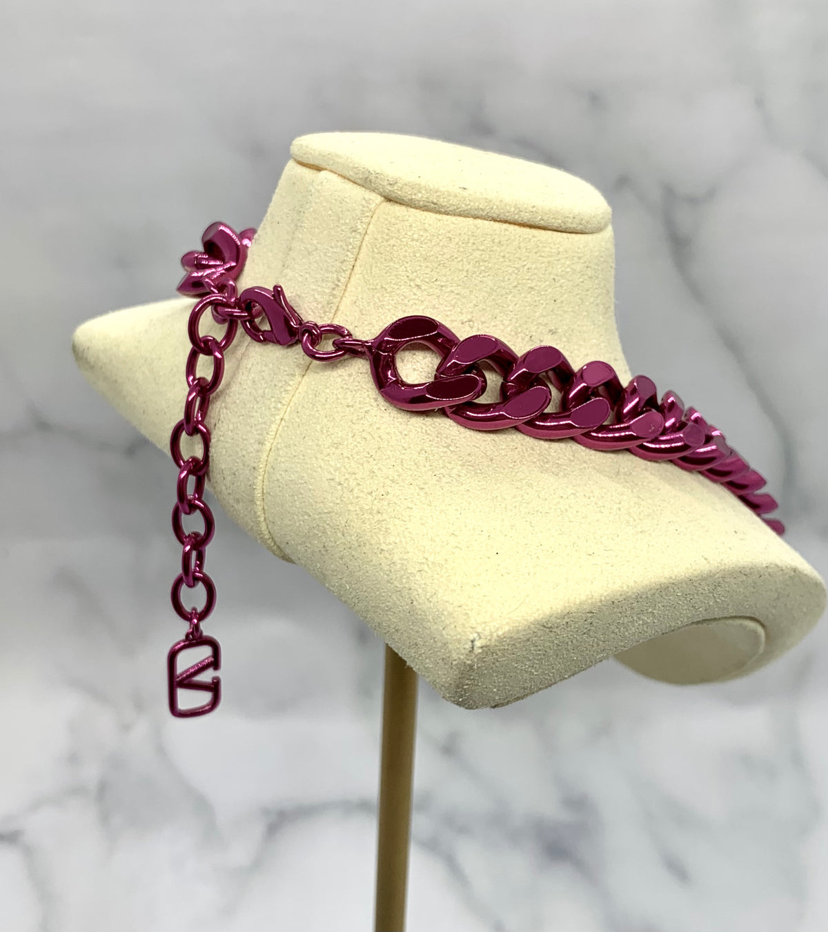 VALENTINO V Pink Chain Necklace - Pre owned