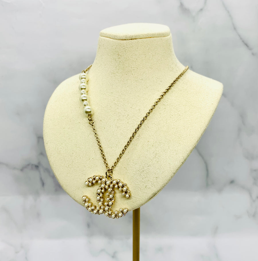 CHANEL CC 2019 Pendant Charm Necklace - USED