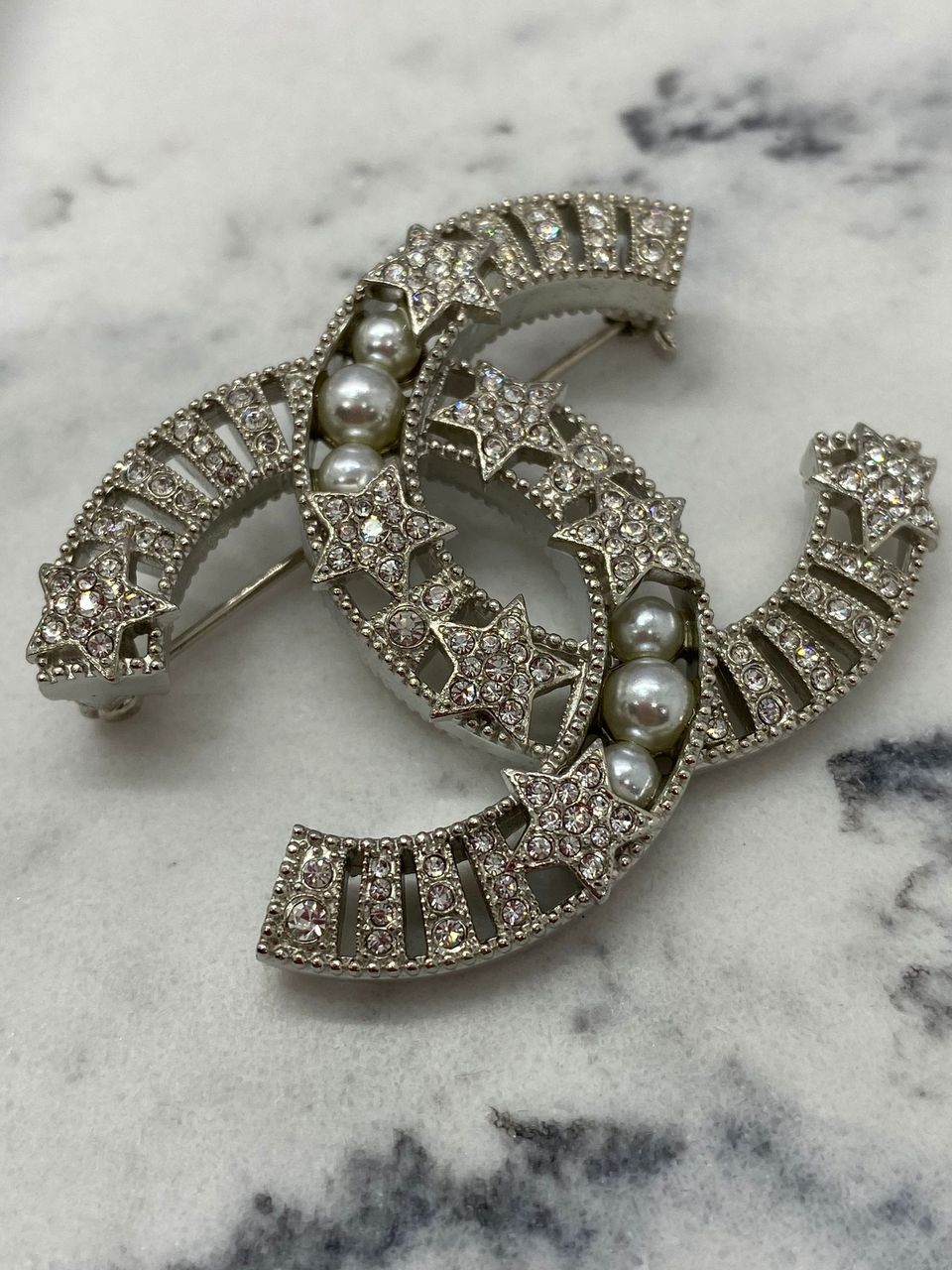 CHANEL CC Silver Tone Star & Pearl Brooch Pin - Pre owned