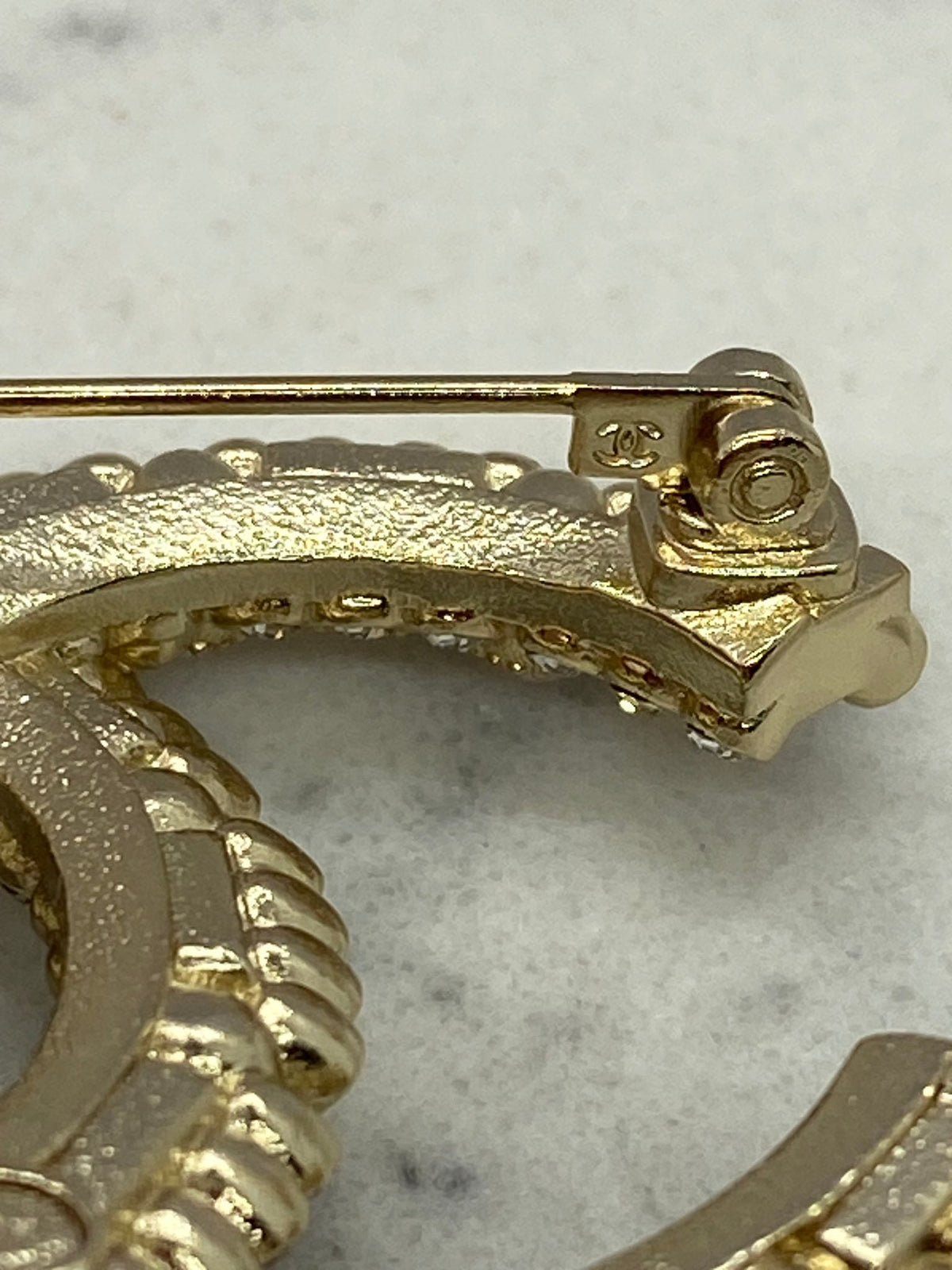 CHANEL CC Gold Tone Rhinestone Brooch Pin - Pre owned