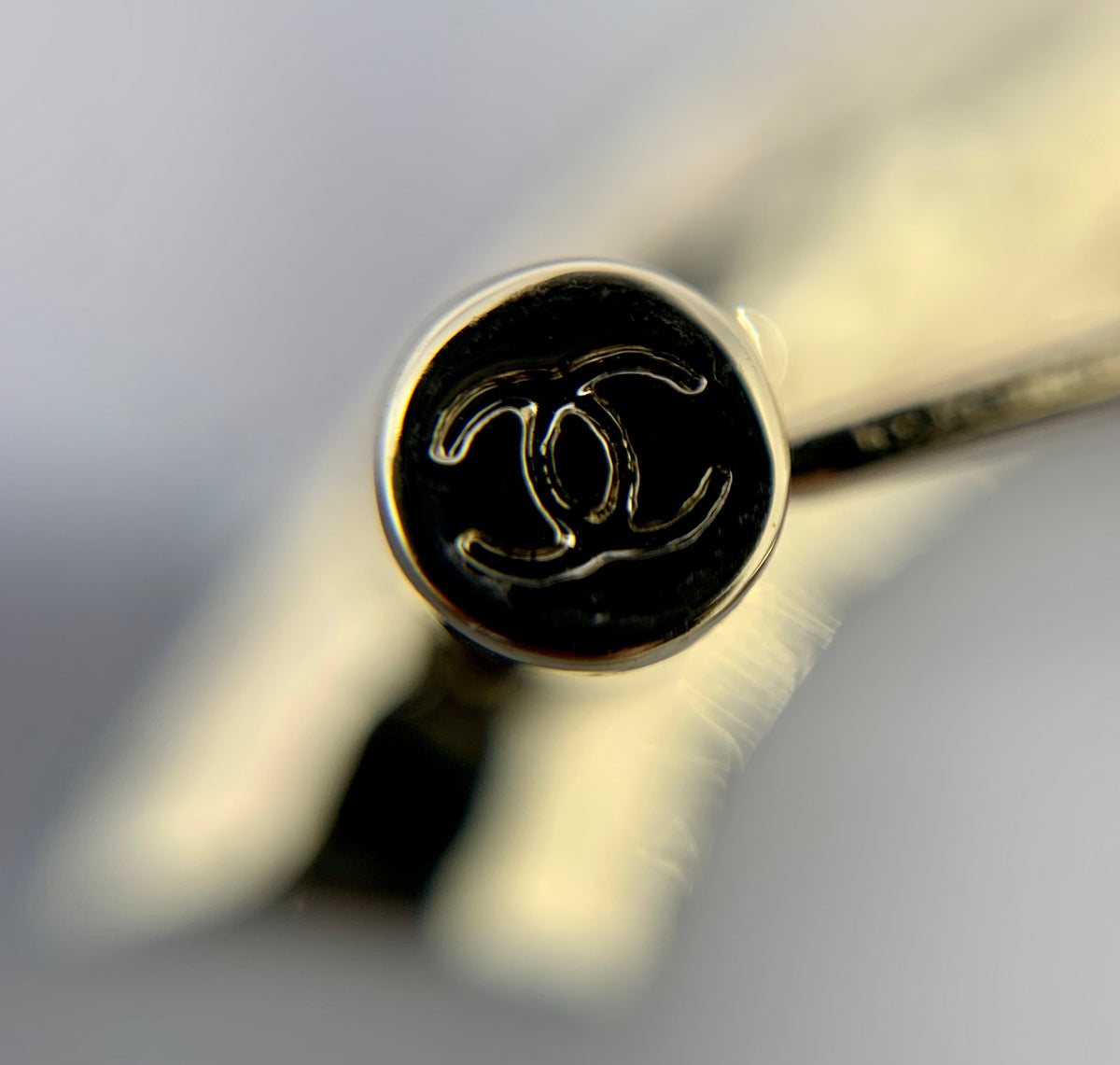 CHANEL CC Flower Rhinestone Trim Brooch Pin - Pre owned